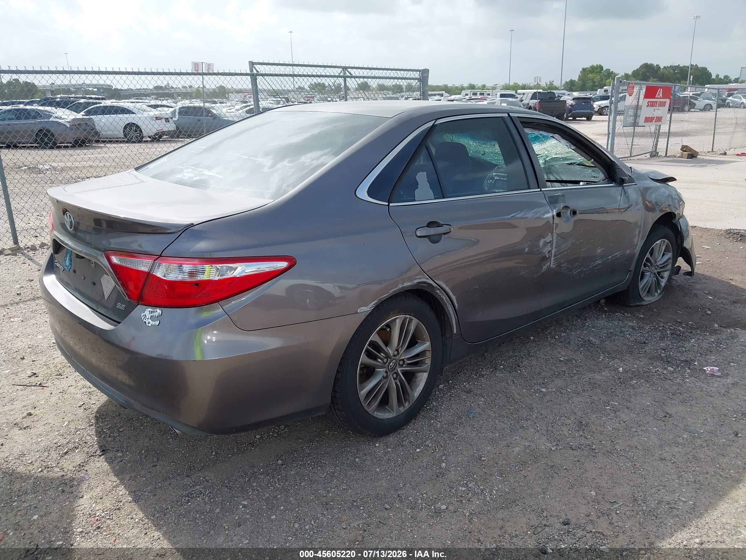 2016 Toyota Camry Se Gray vin: 4T1BF1FK3GU200147