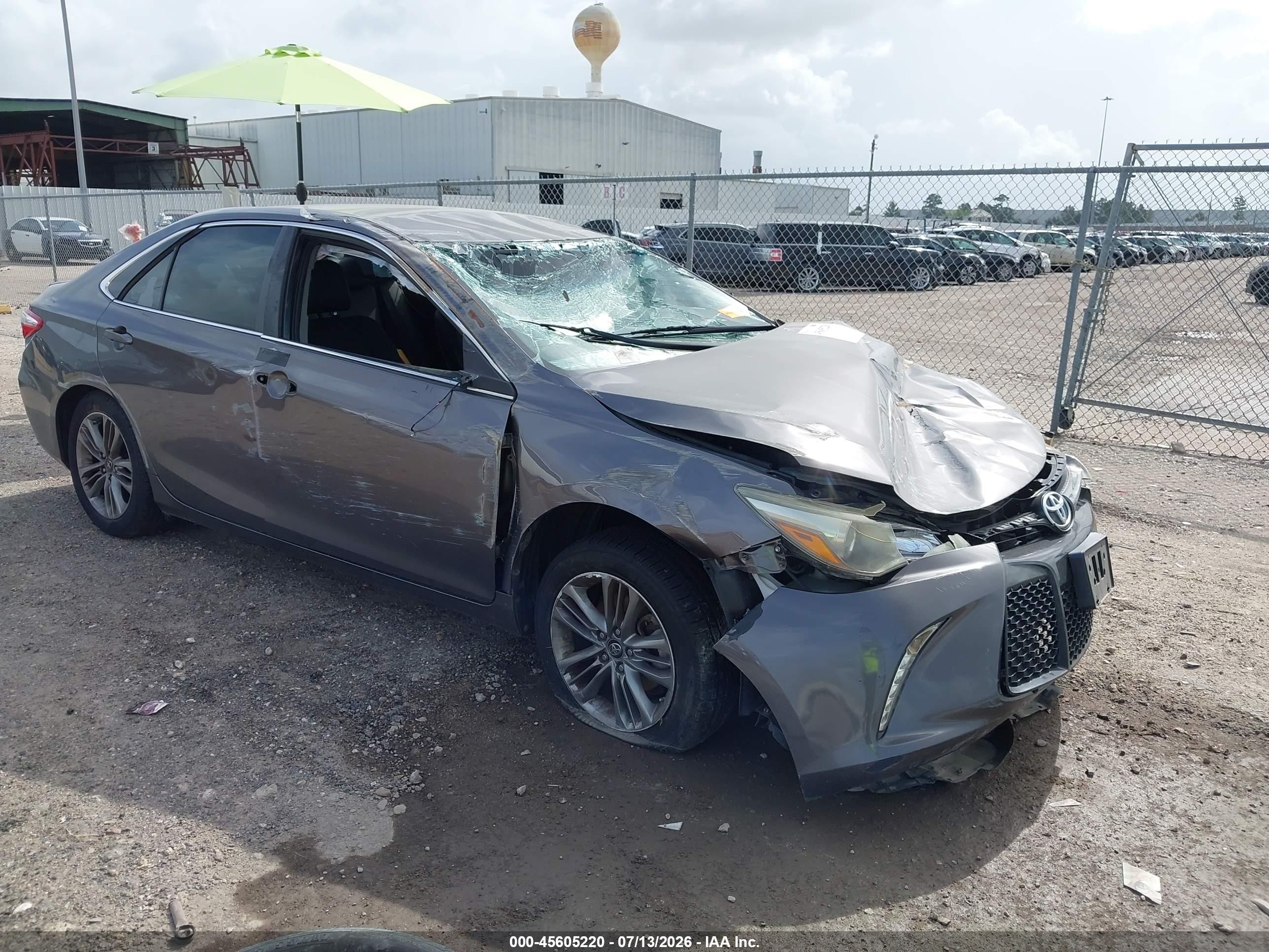 2016 Toyota Camry Se Gray vin: 4T1BF1FK3GU200147