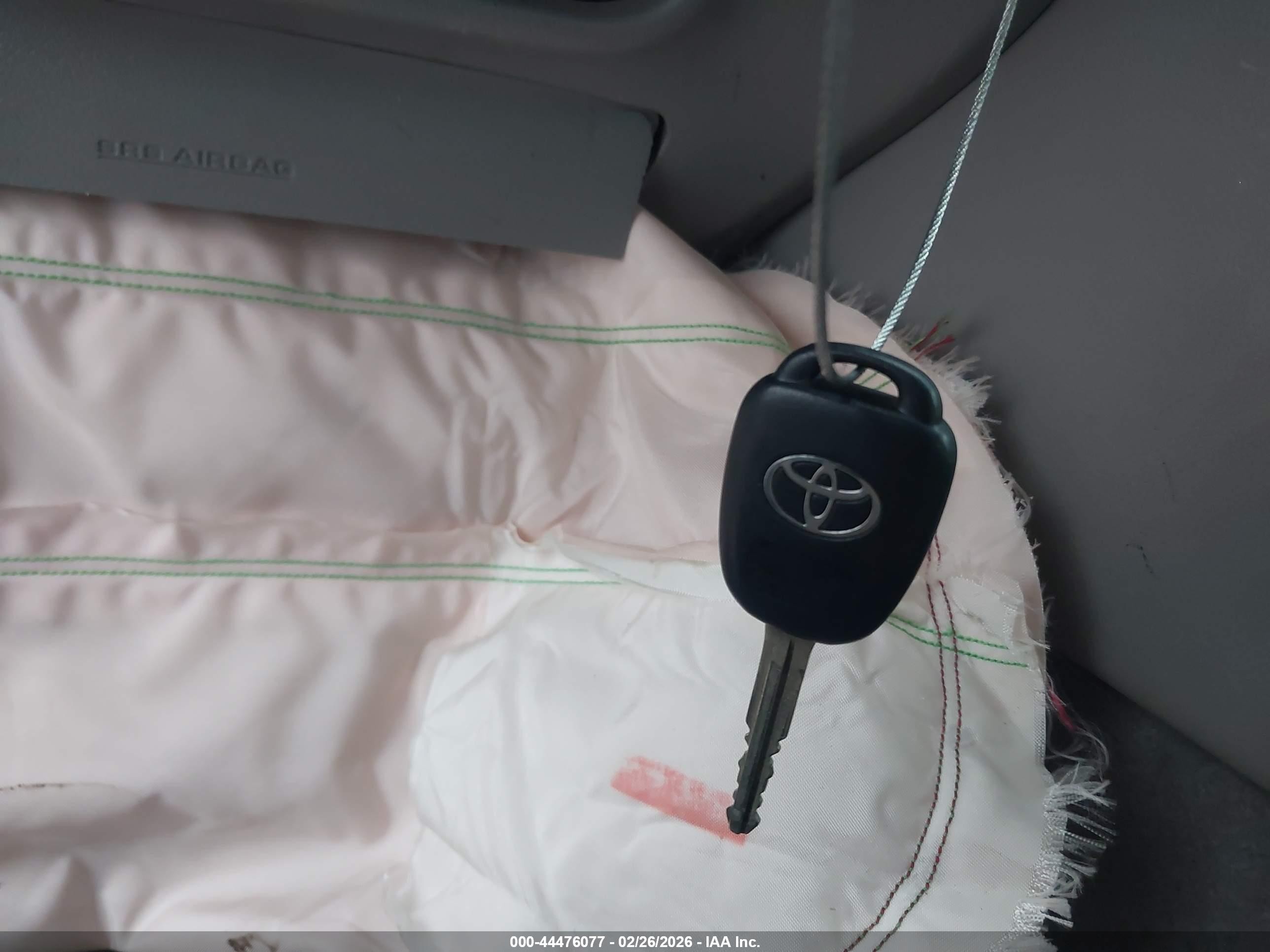 2016 Toyota Camry Le Gray vin: 4T1BF1FK3GU567582