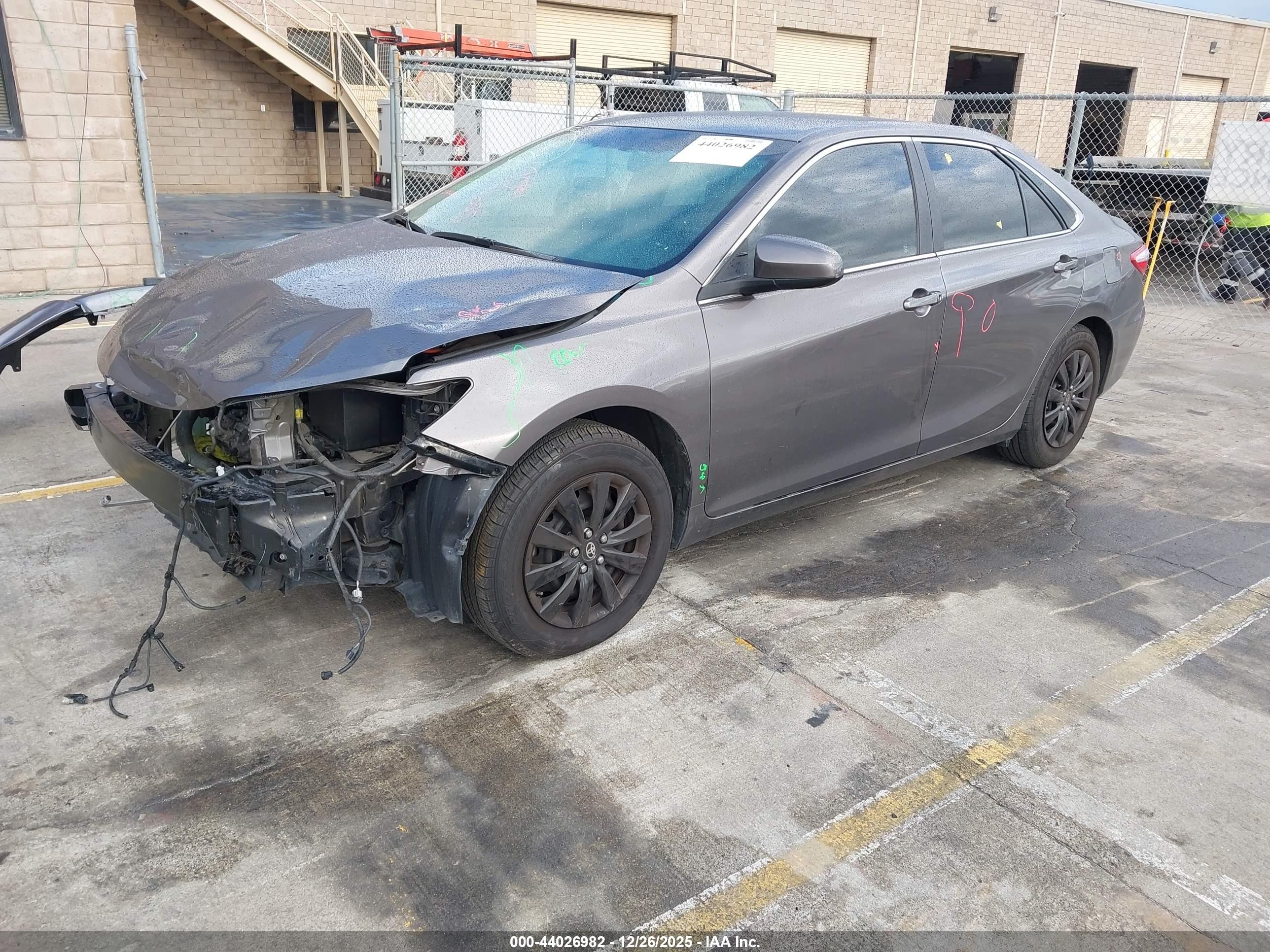 2017 Toyota Camry Le Gray vin: 4T1BF1FK3HU634439