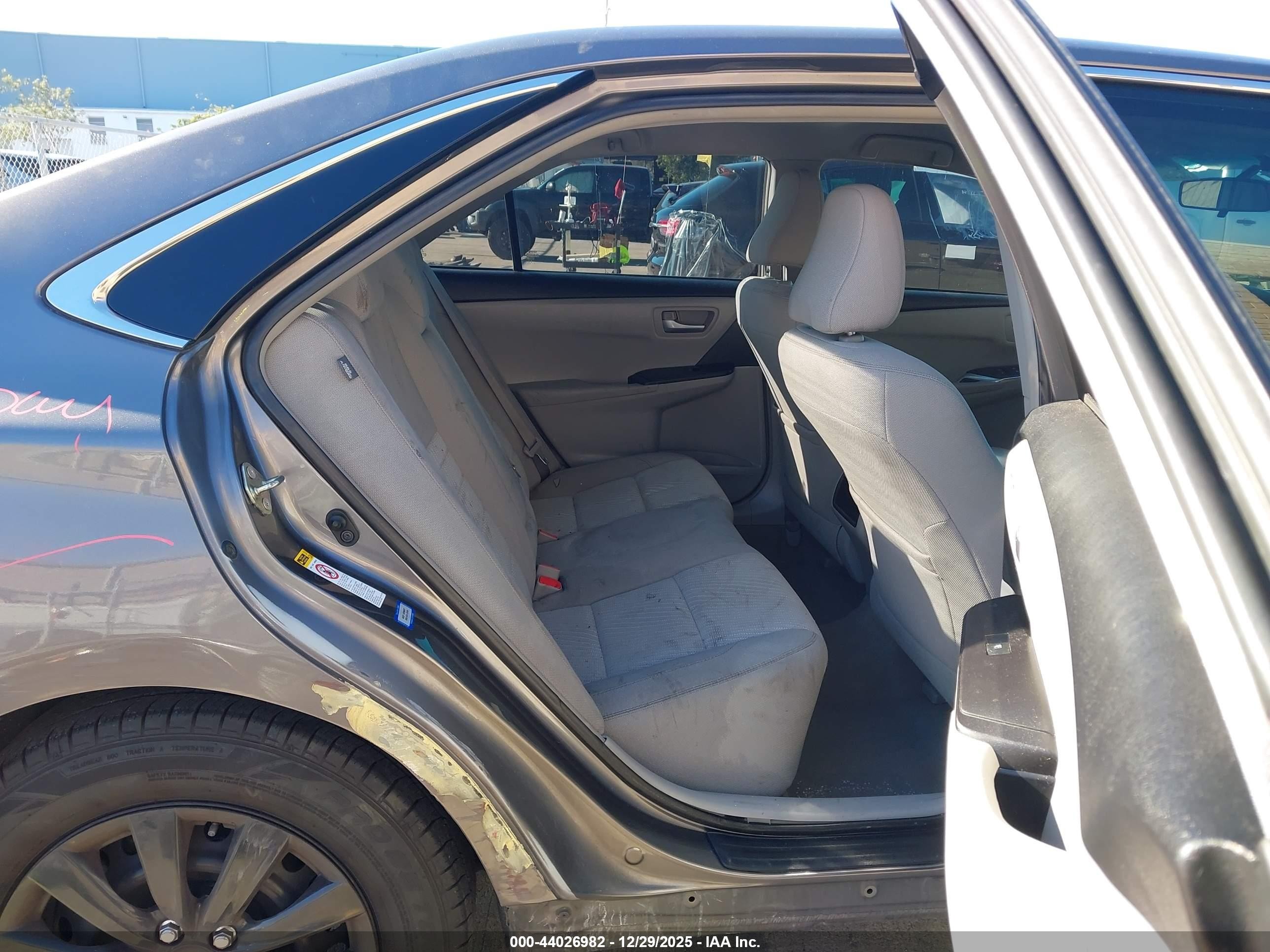 2017 Toyota Camry Le Gray vin: 4T1BF1FK3HU634439