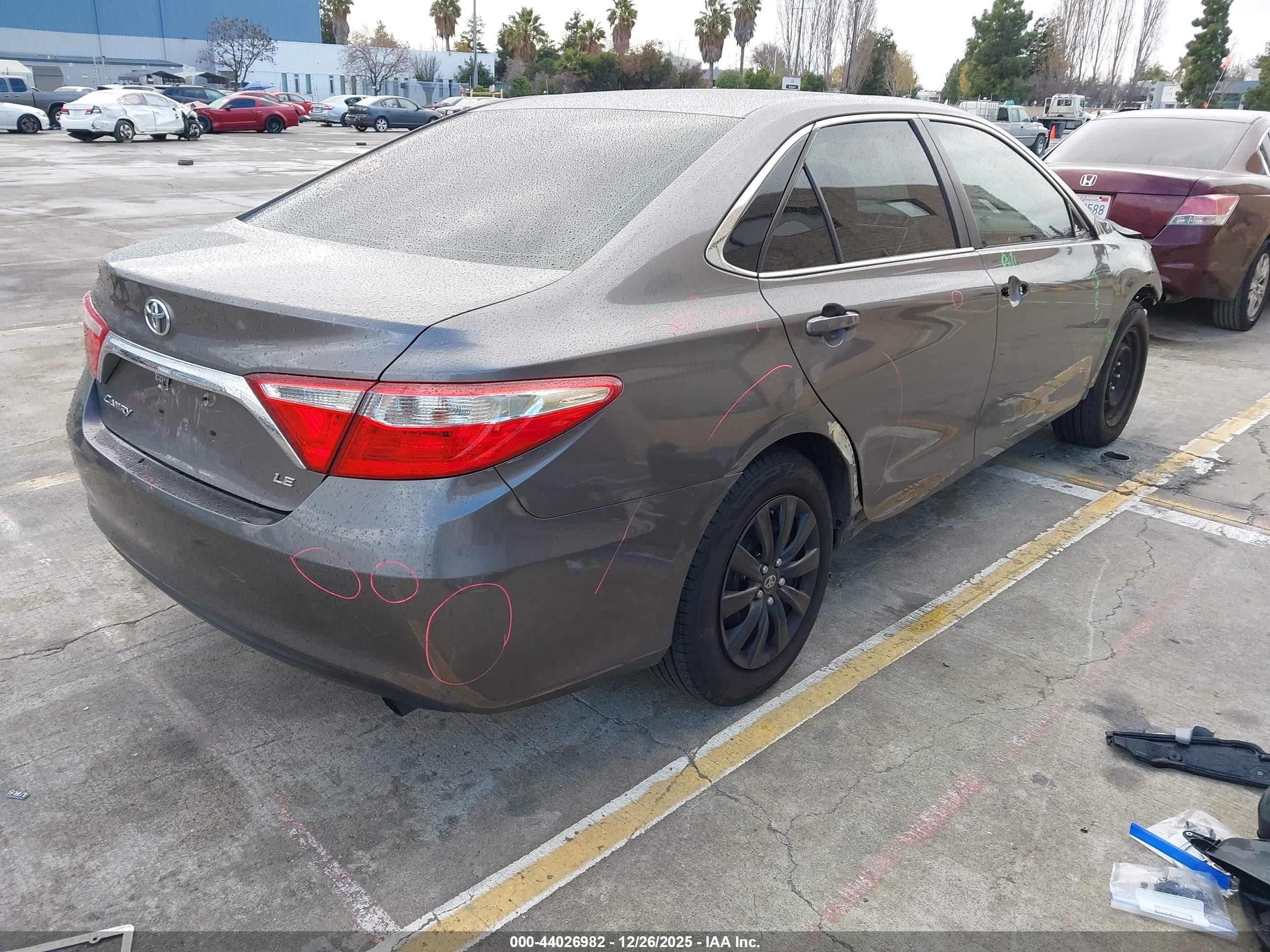 2017 Toyota Camry Le Gray vin: 4T1BF1FK3HU634439