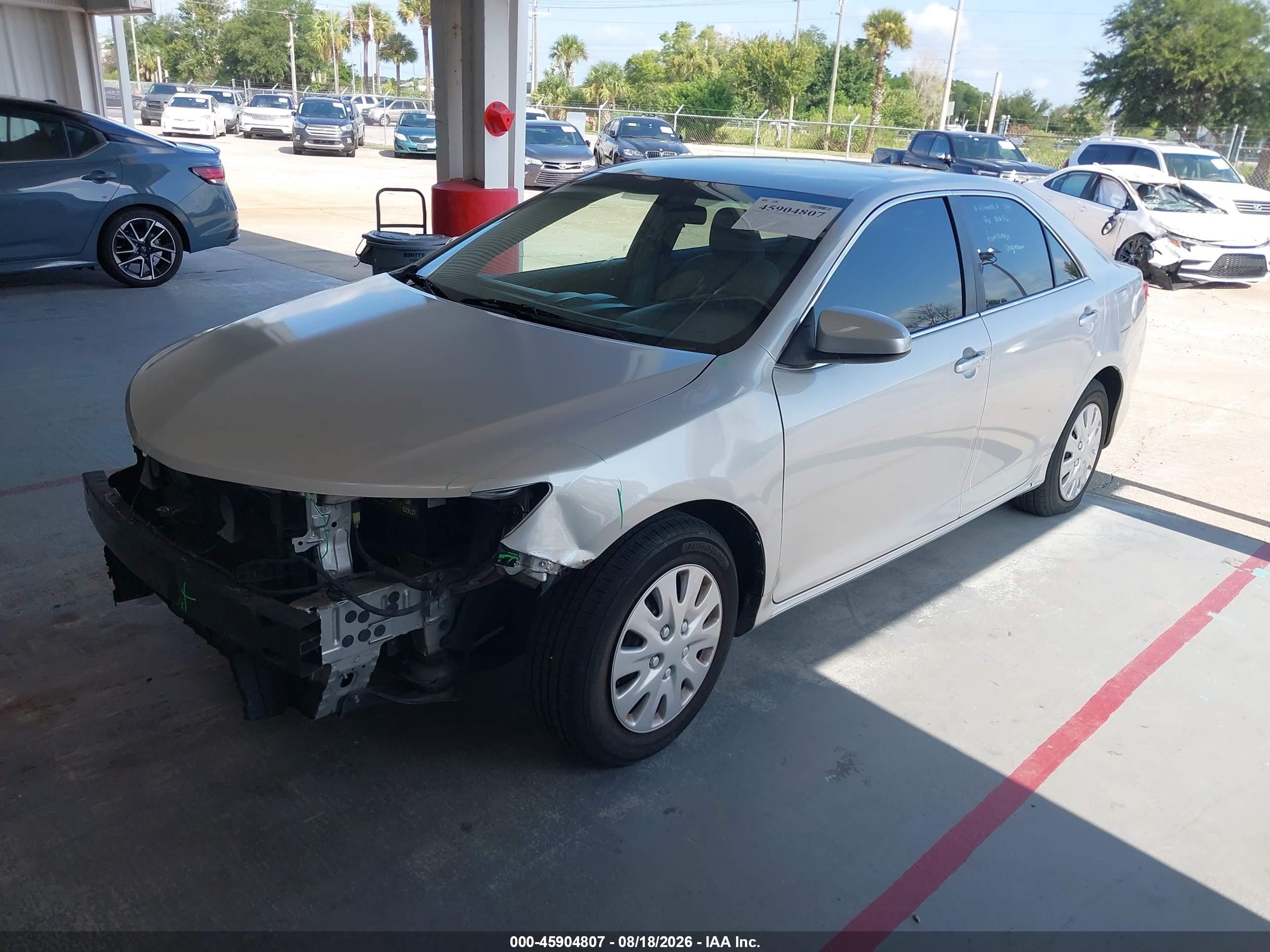 2012 Toyota Camry Le Серебряный vin: 4T1BF1FK4CU044145