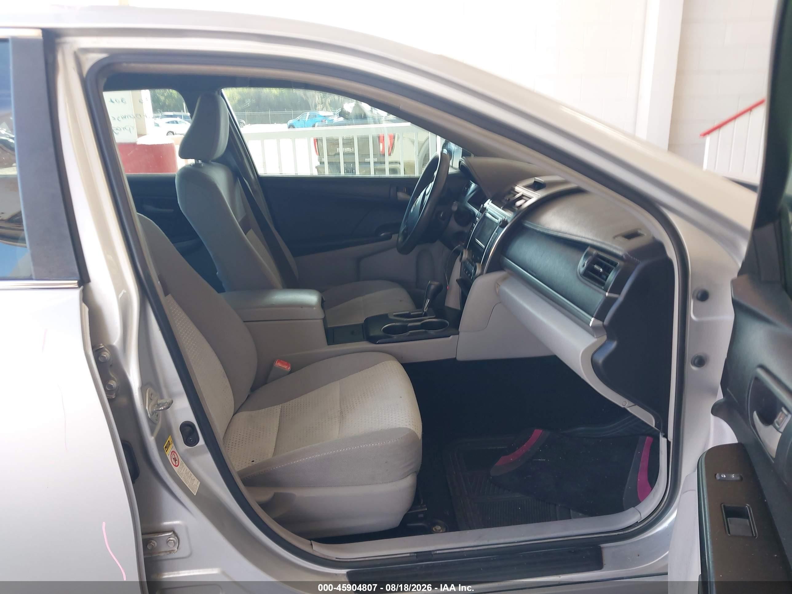 2012 Toyota Camry Le Серебряный vin: 4T1BF1FK4CU044145