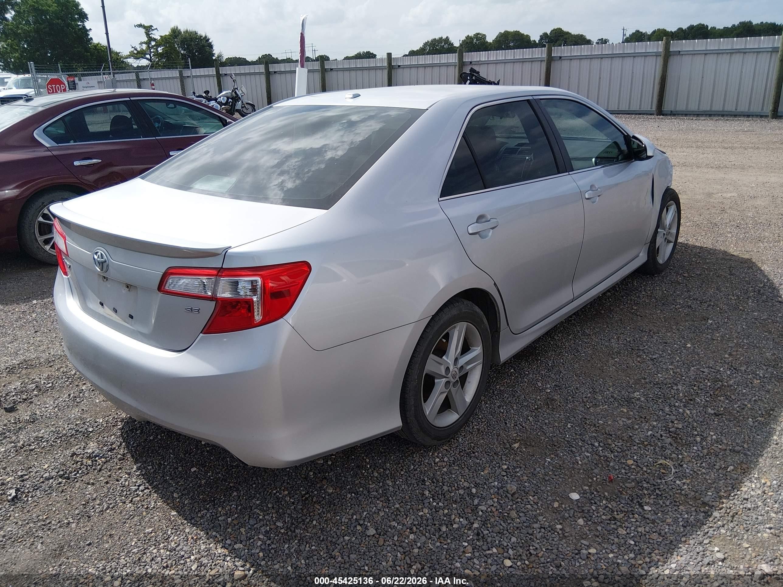 2012 Toyota Camry Se/le/xle Silver vin: 4T1BF1FK4CU064976