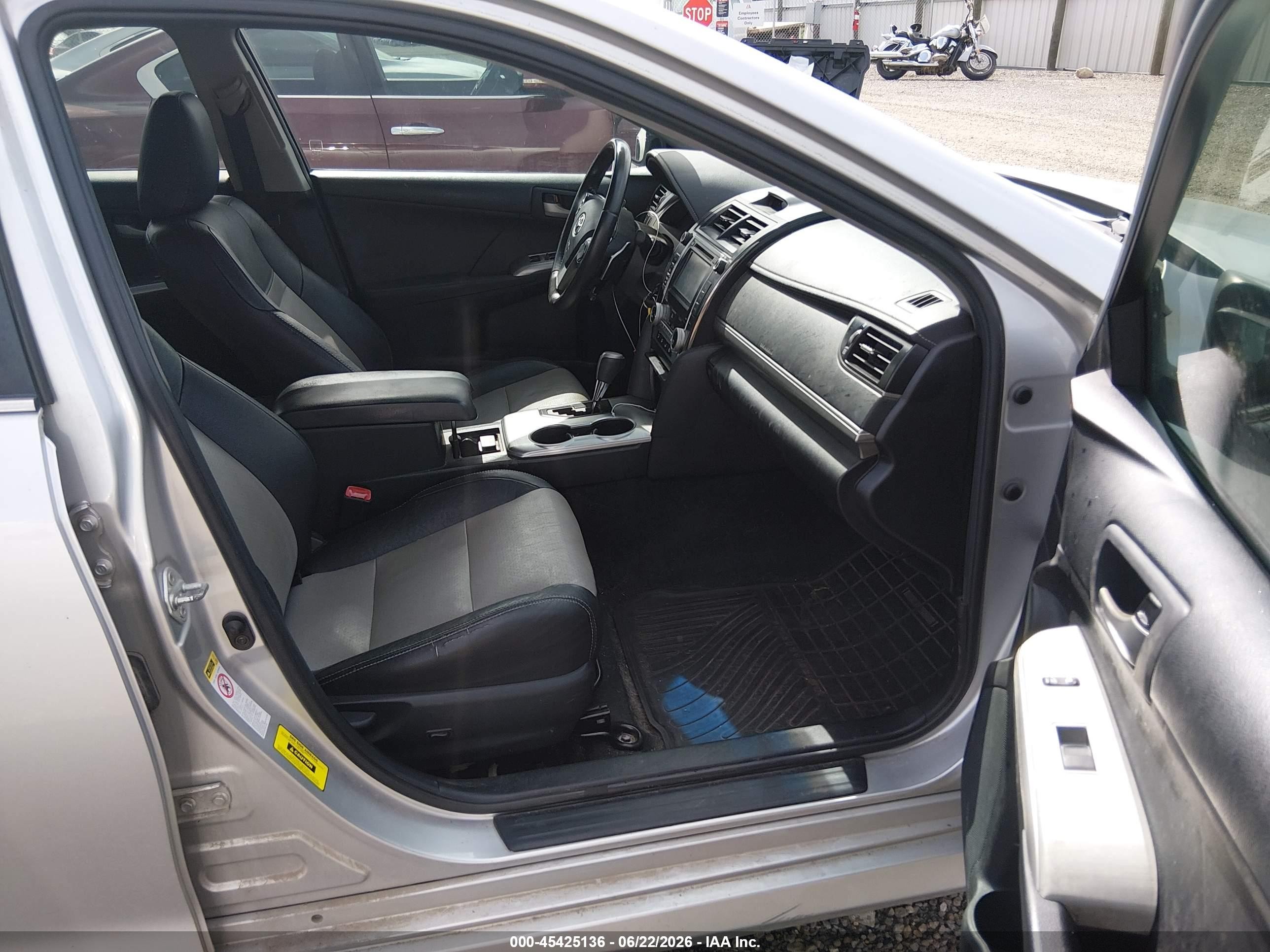 2012 Toyota Camry Se/le/xle Silver vin: 4T1BF1FK4CU064976