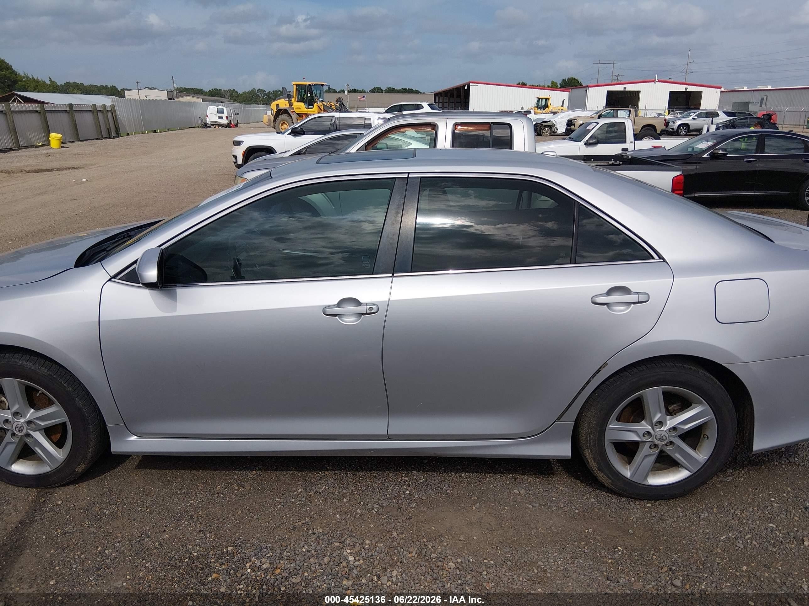 2012 Toyota Camry Se/le/xle Silver vin: 4T1BF1FK4CU064976