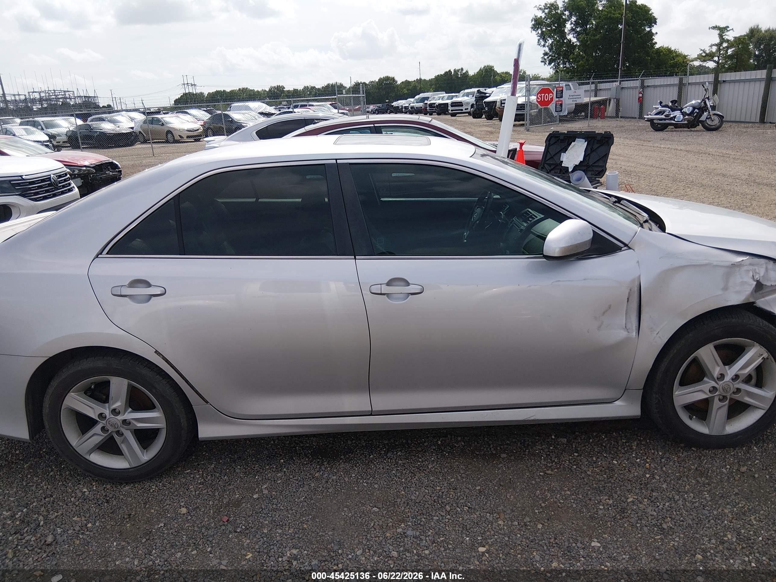 2012 Toyota Camry Se/le/xle Silver vin: 4T1BF1FK4CU064976