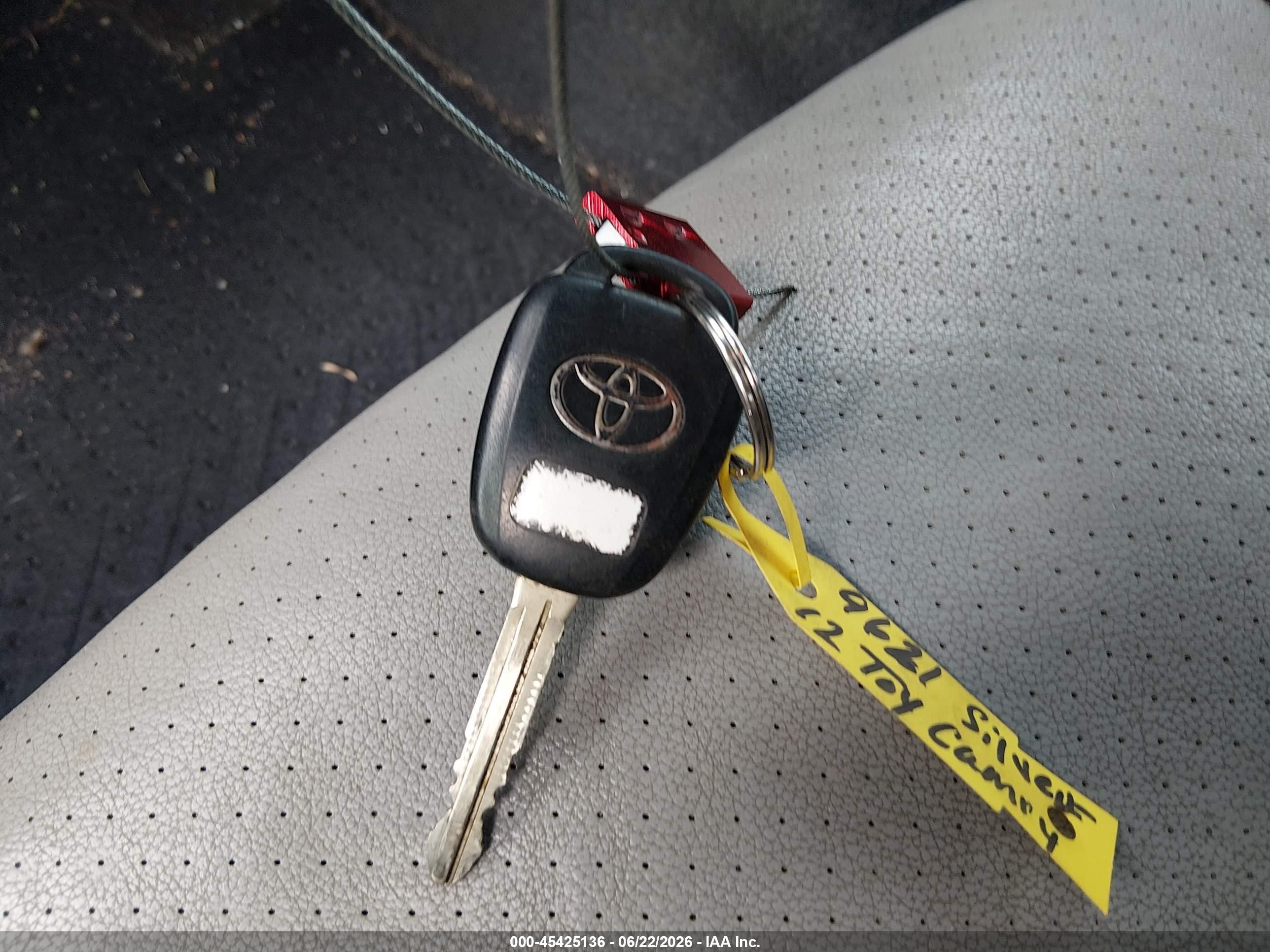2012 Toyota Camry Se/le/xle Silver vin: 4T1BF1FK4CU064976