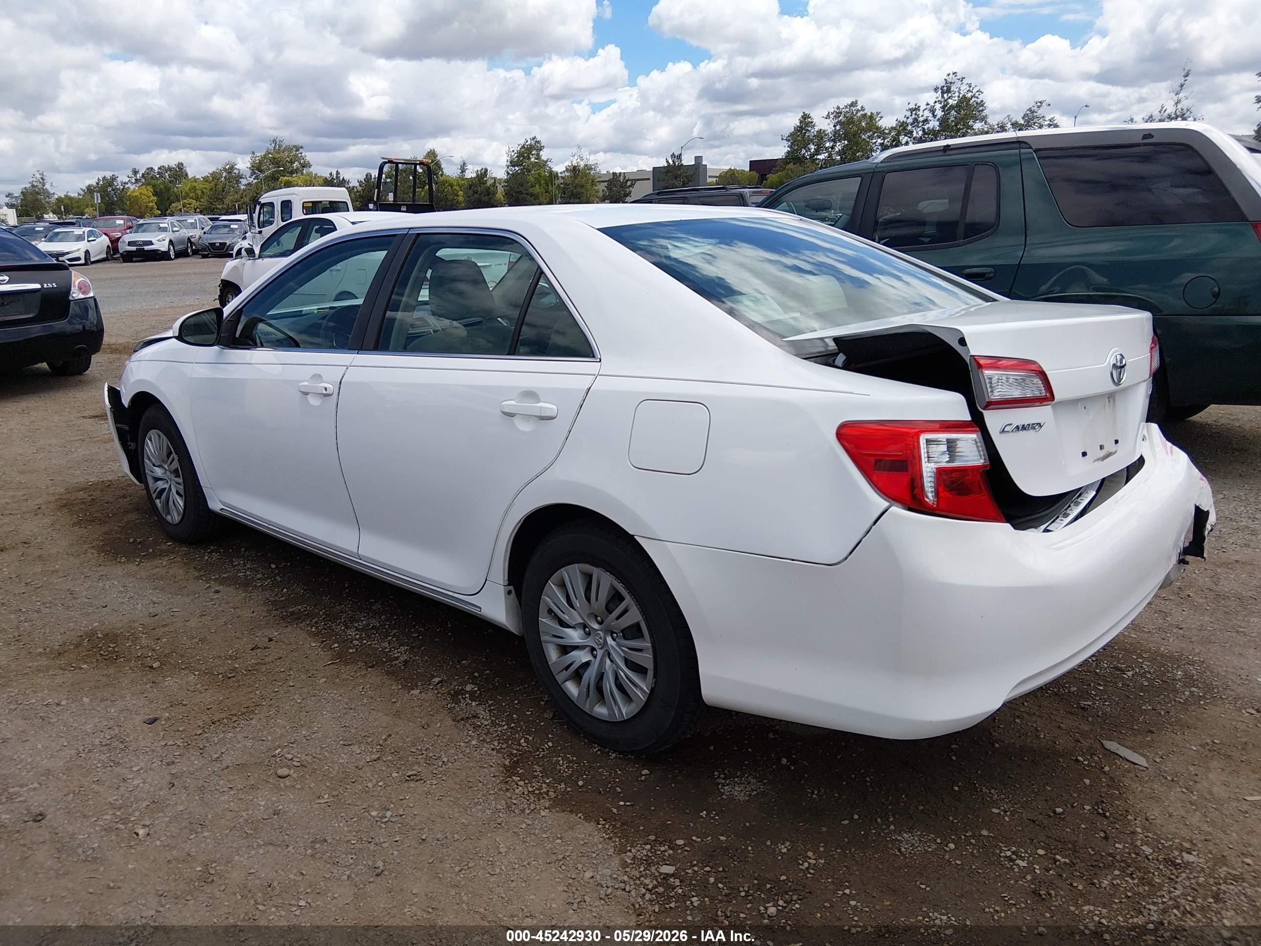 2012 Toyota Camry Le White vin: 4T1BF1FK4CU182476