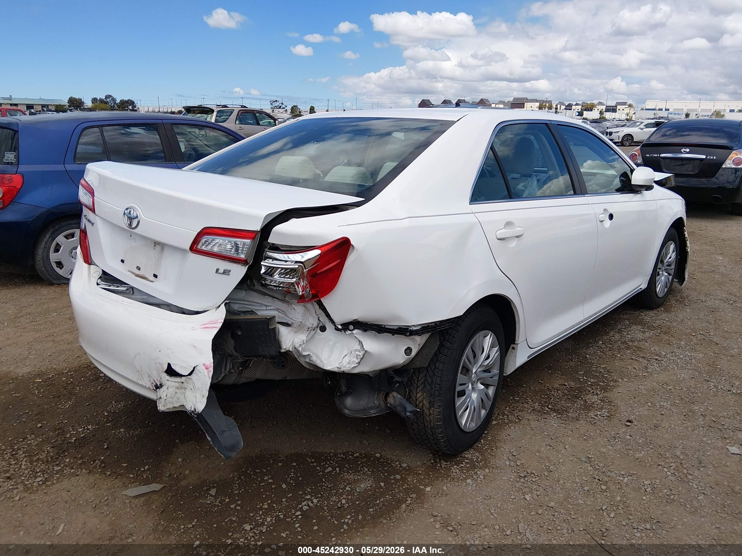 2012 Toyota Camry Le White vin: 4T1BF1FK4CU182476