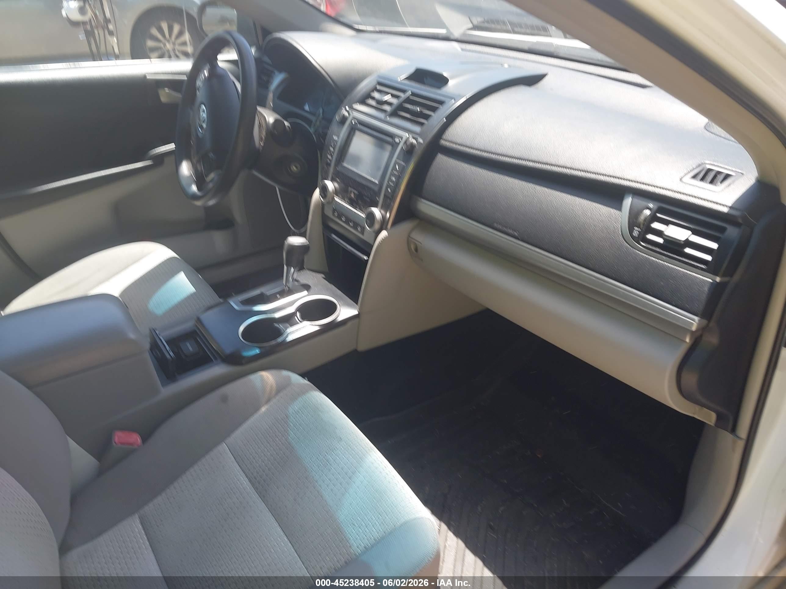 2012 Toyota Camry Le White vin: 4T1BF1FK4CU190786