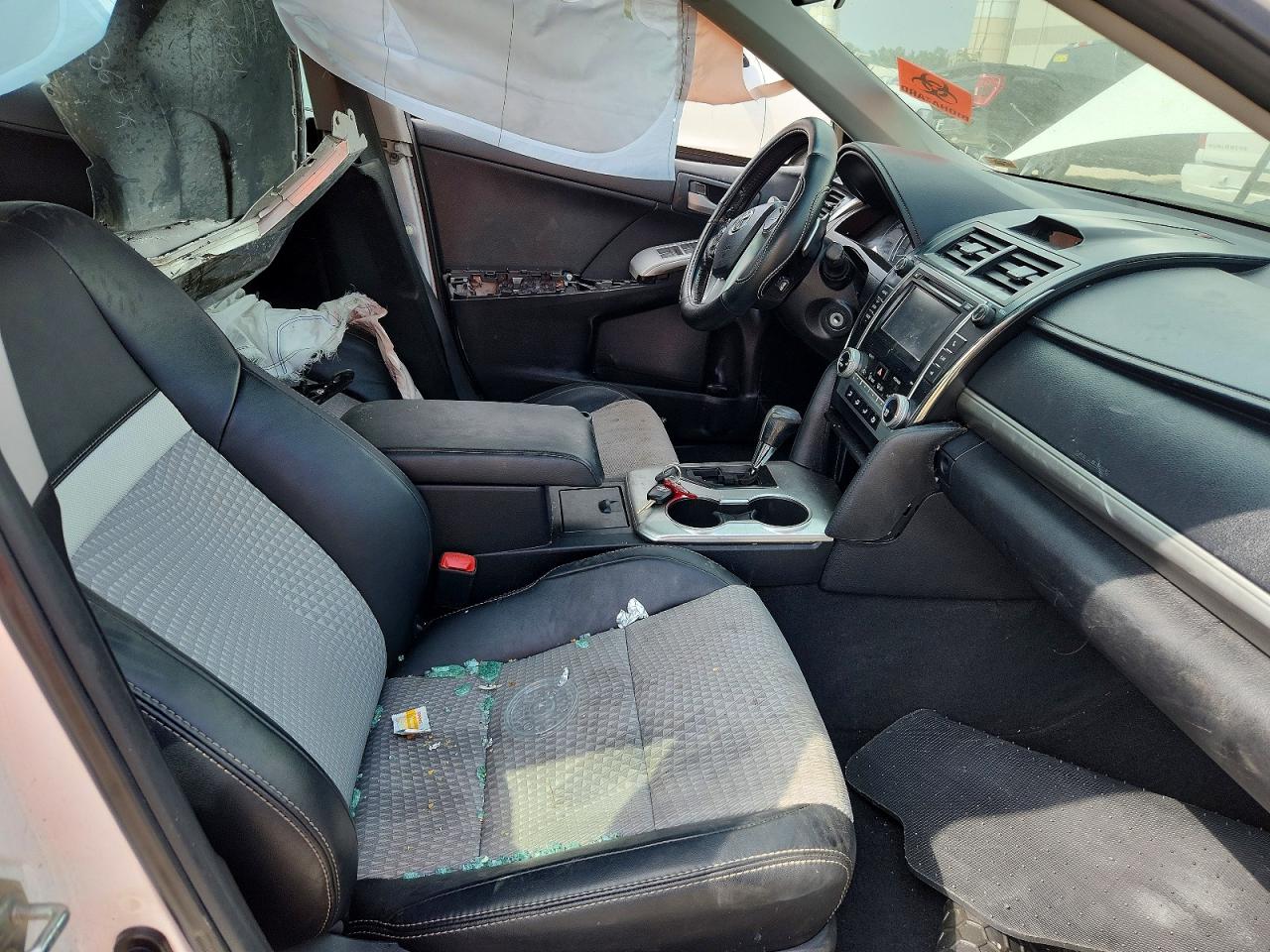 2012  Toyota Camry White vin: 4T1BF1FK4CU538585