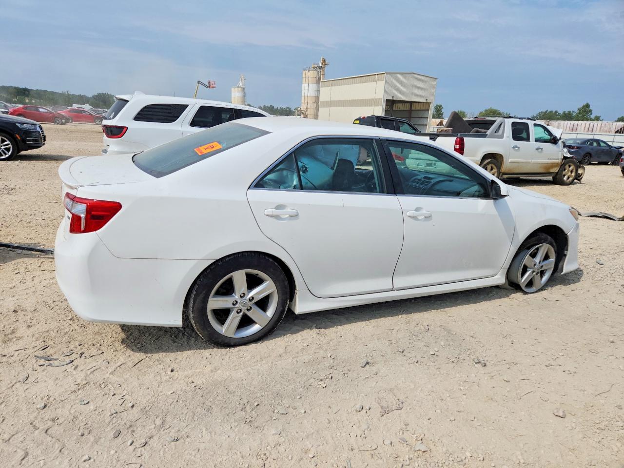 2012  Toyota Camry White vin: 4T1BF1FK4CU538585