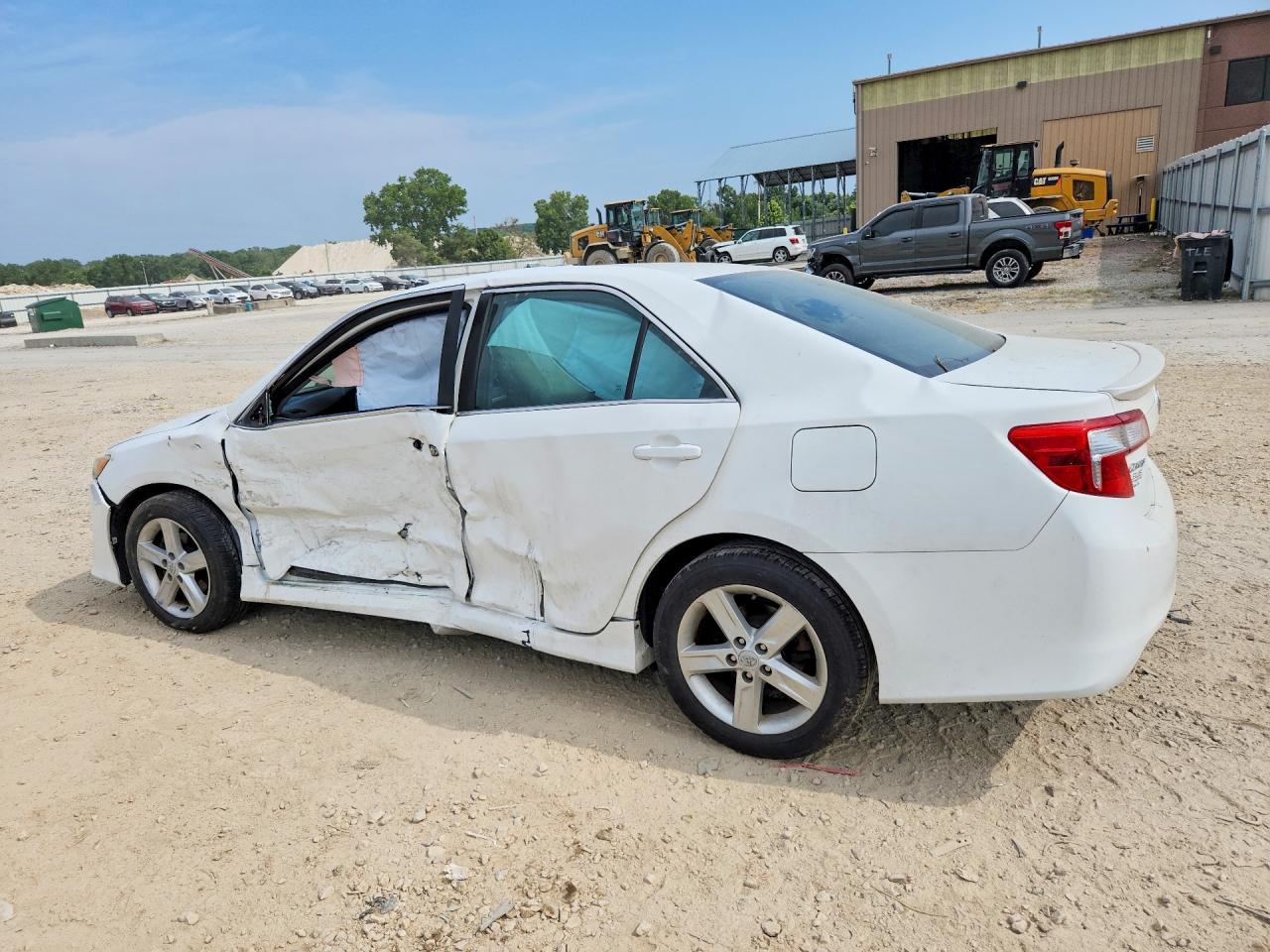 2012  Toyota Camry White vin: 4T1BF1FK4CU538585