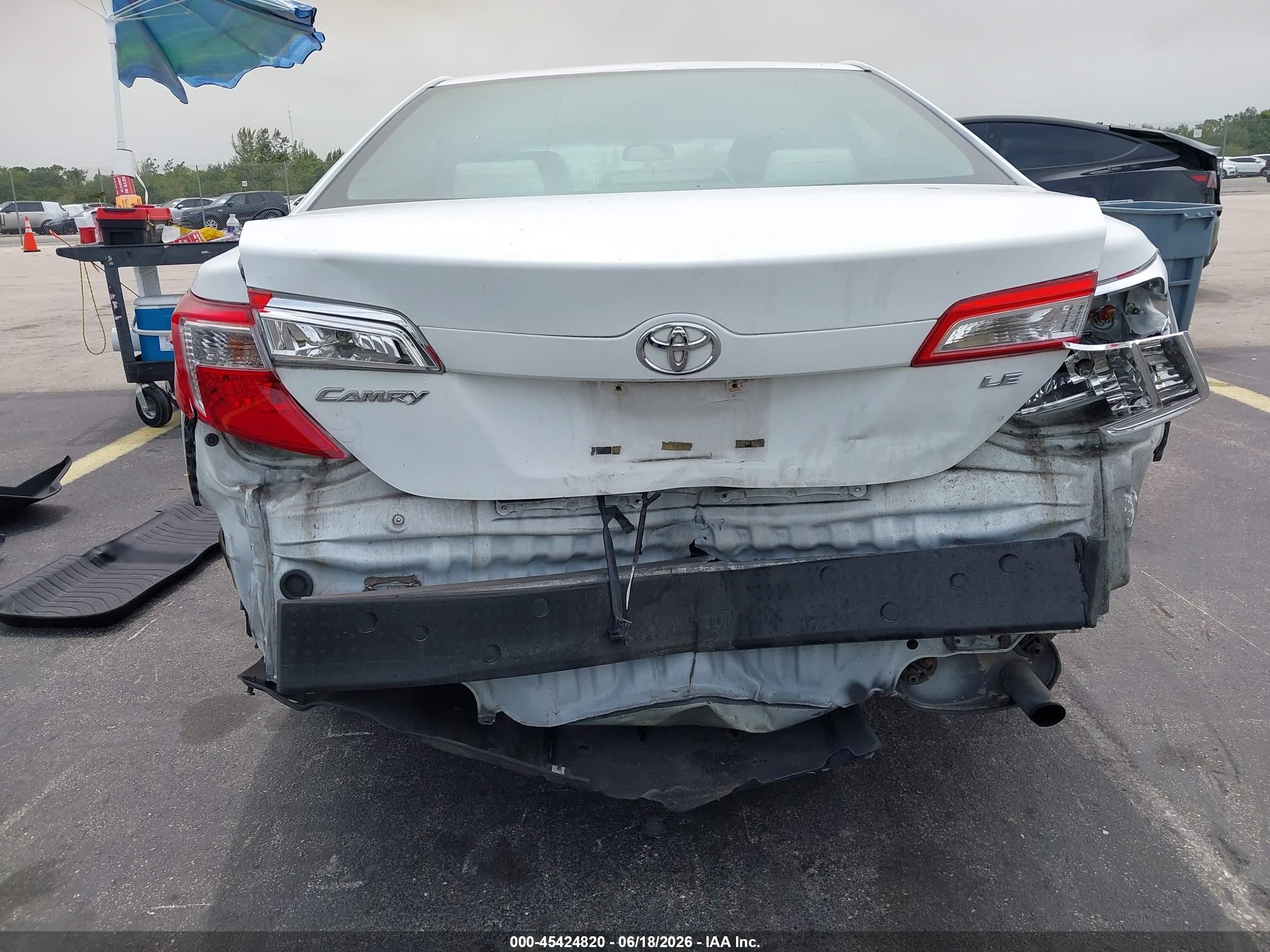 2012 Toyota Camry Le White vin: 4T1BF1FK4CU547173