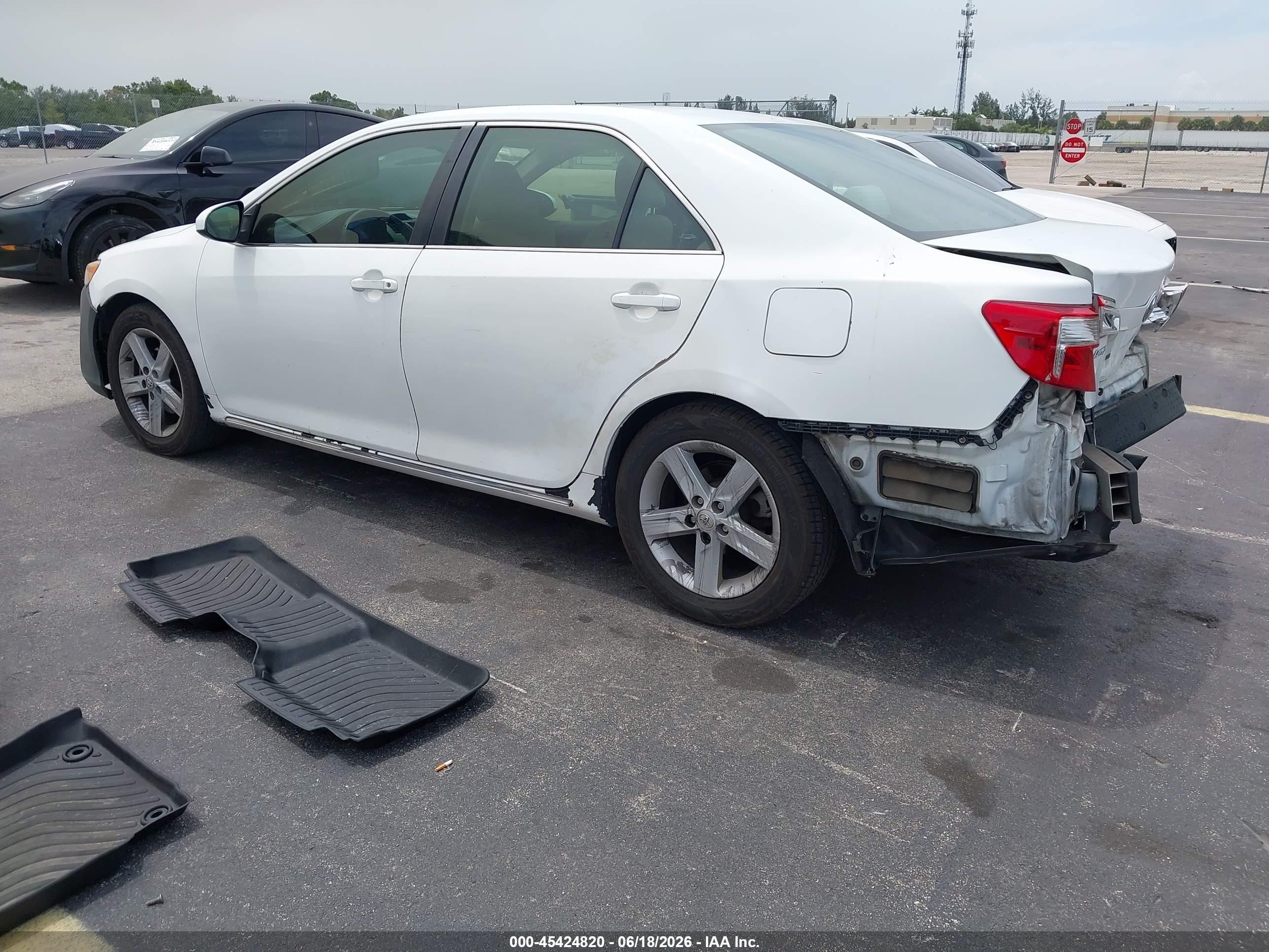 2012 Toyota Camry Le White vin: 4T1BF1FK4CU547173