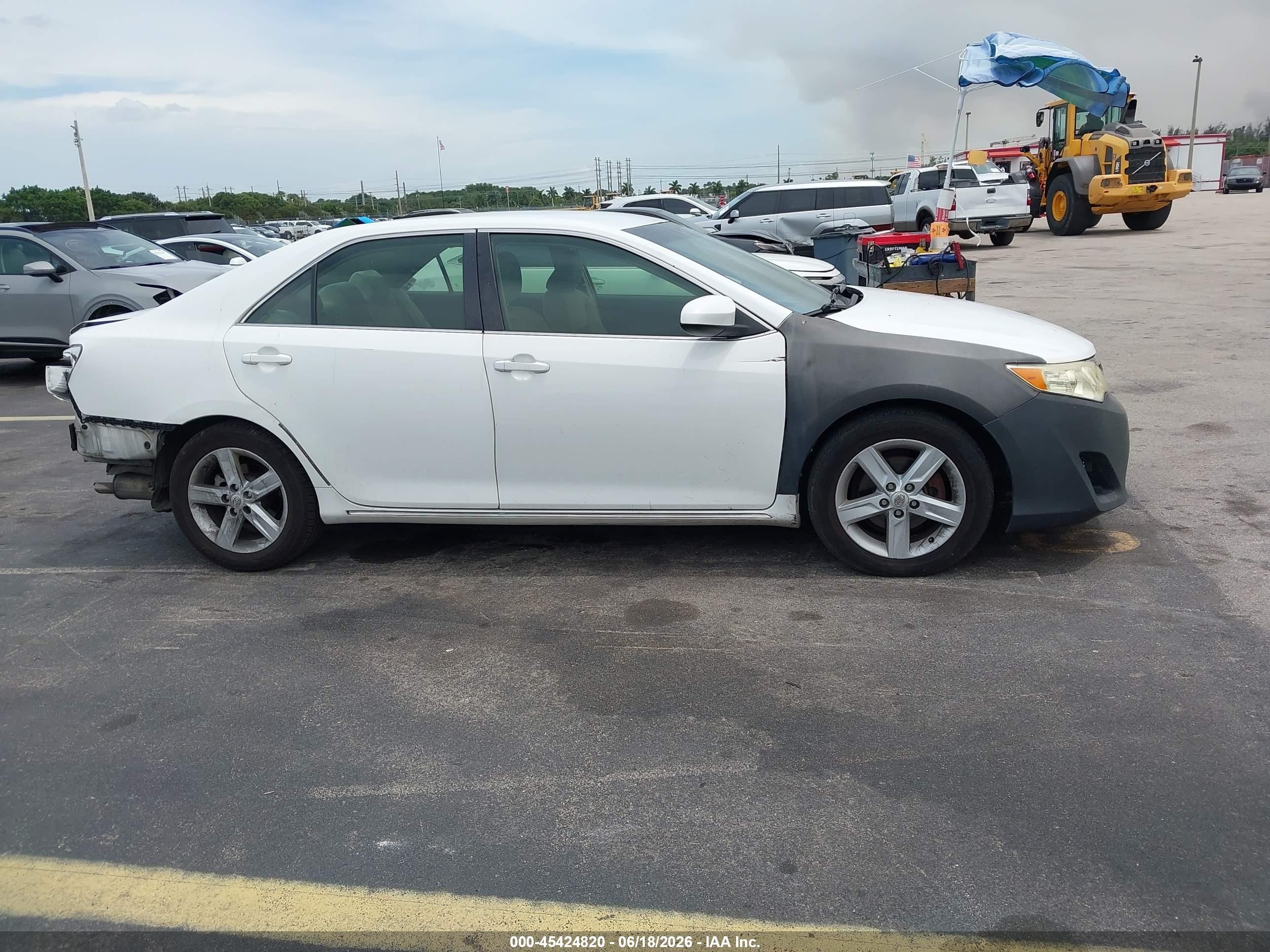2012 Toyota Camry Le White vin: 4T1BF1FK4CU547173