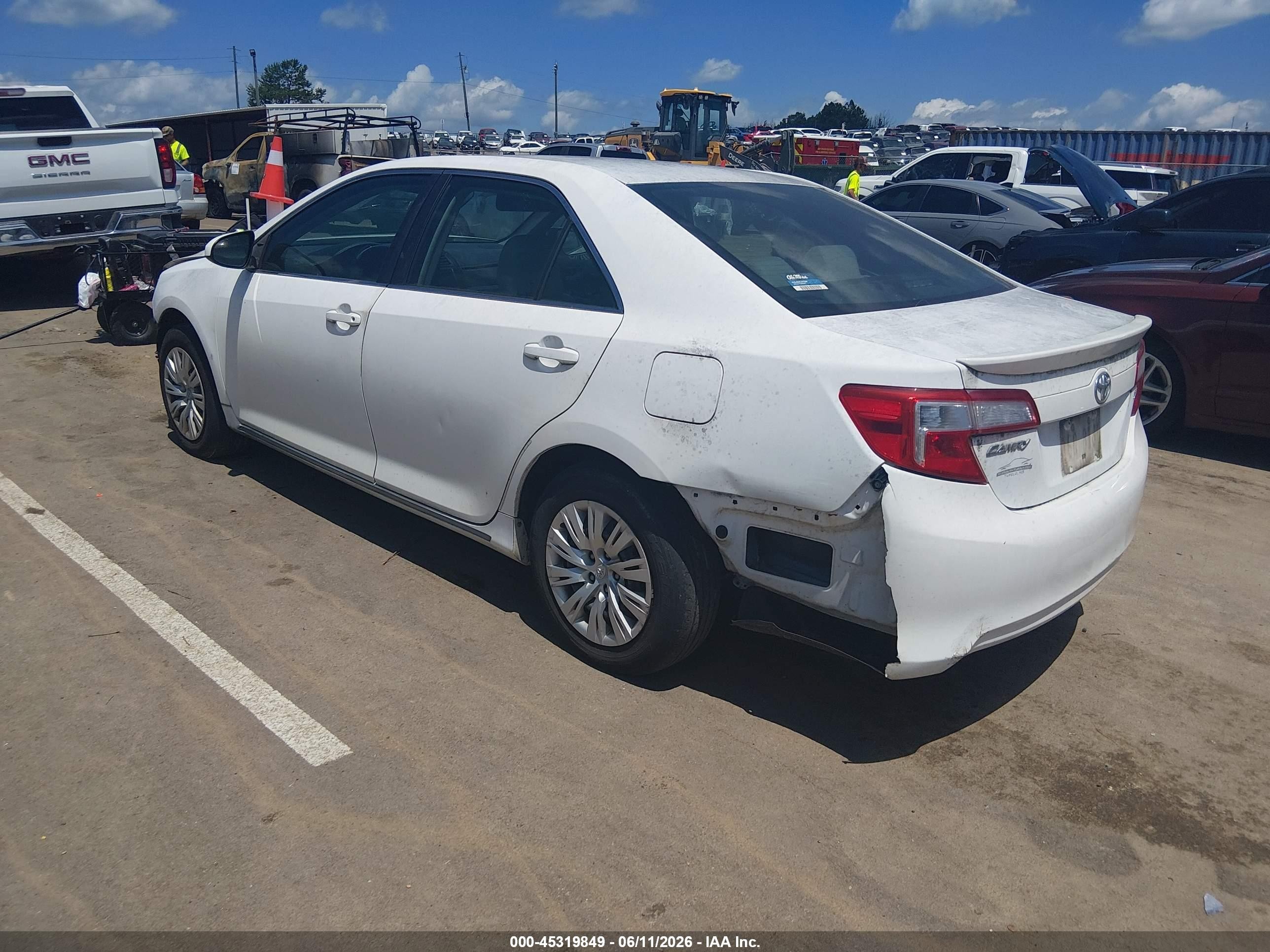 2012 Toyota Camry Le White vin: 4T1BF1FK4CU549876