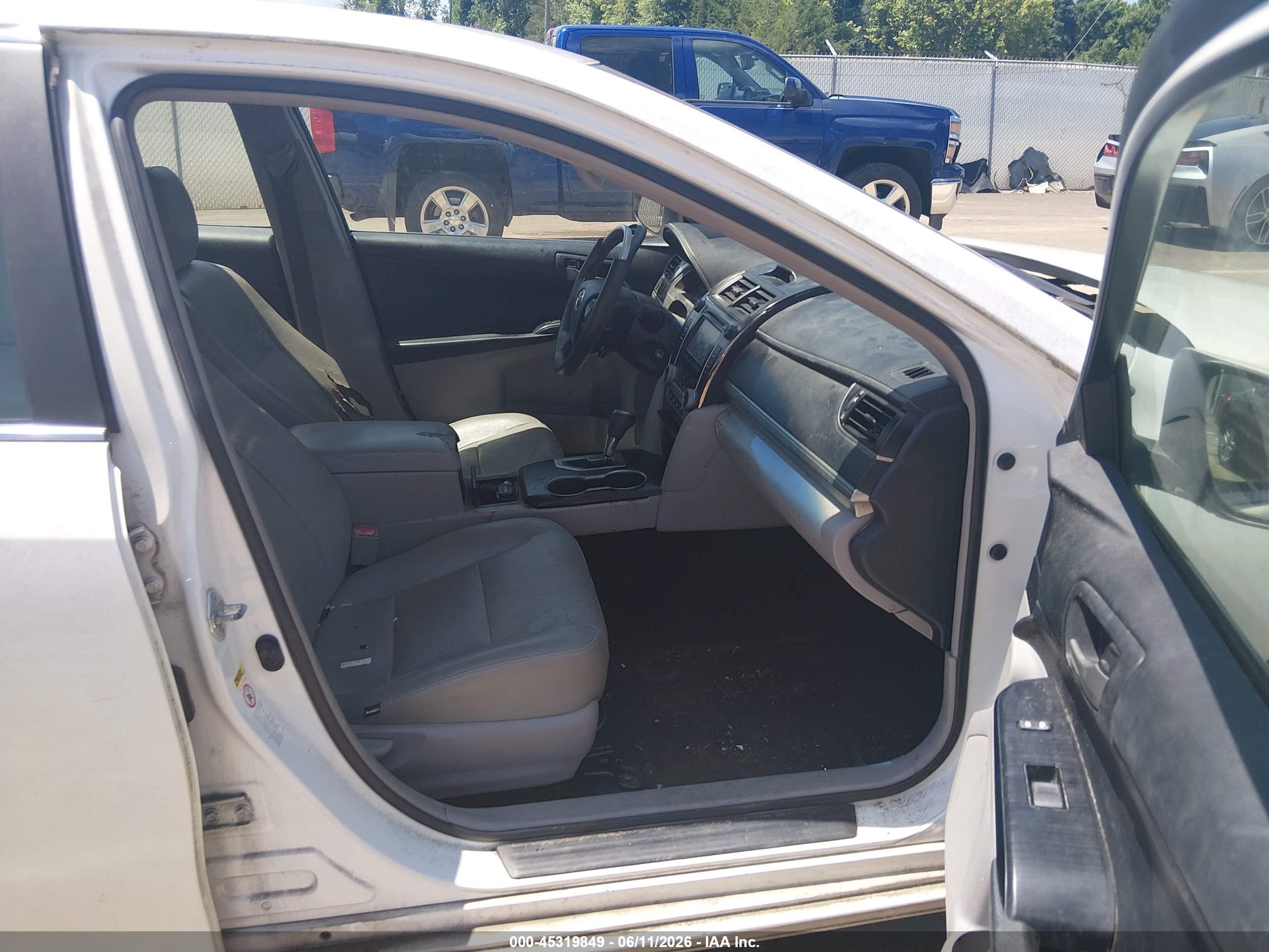 2012 Toyota Camry Le White vin: 4T1BF1FK4CU549876