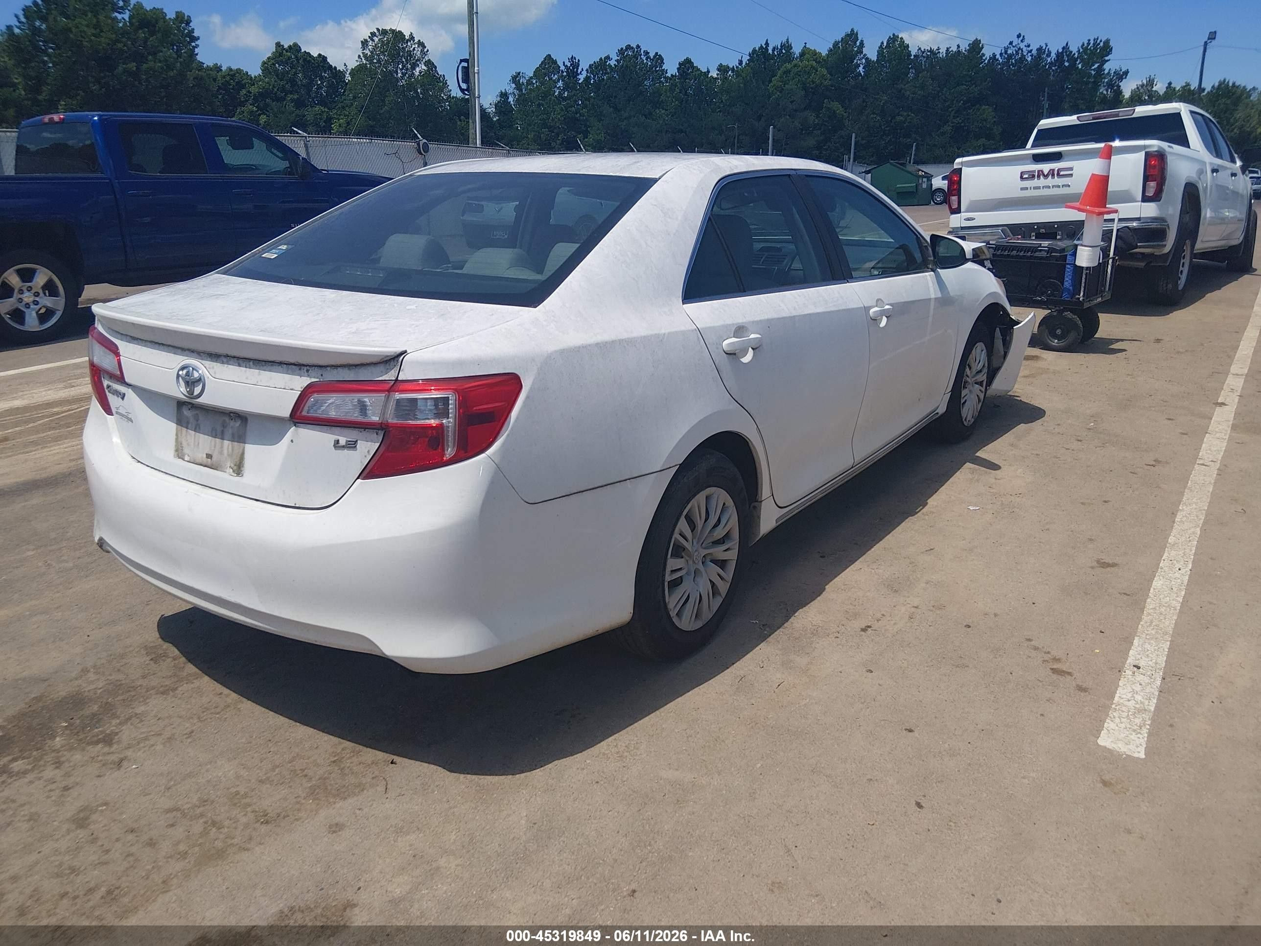 2012 Toyota Camry Le White vin: 4T1BF1FK4CU549876