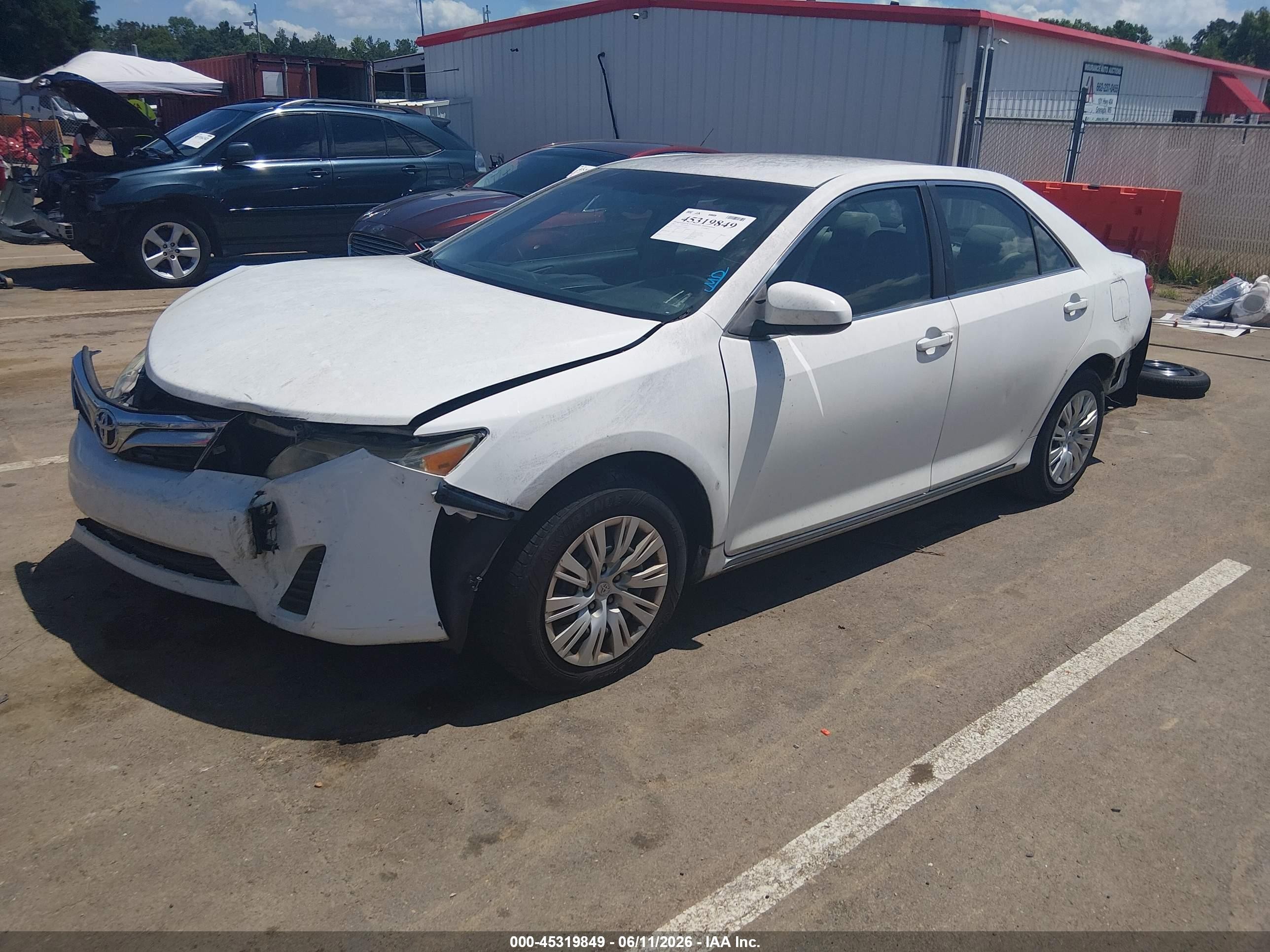 2012 Toyota Camry Le White vin: 4T1BF1FK4CU549876