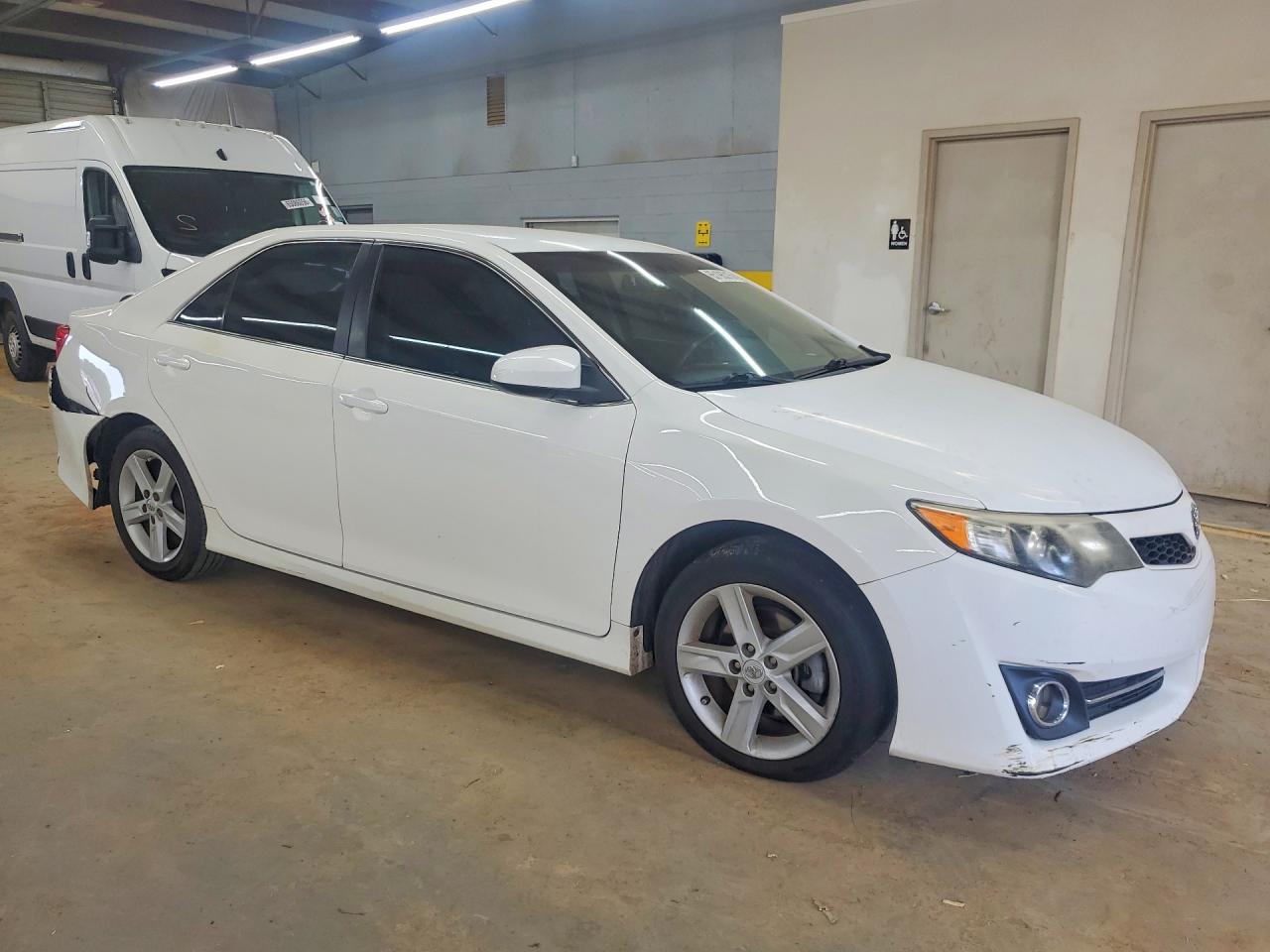2012 Toyota Camry Se Белый vin: 4T1BF1FK4CU599807