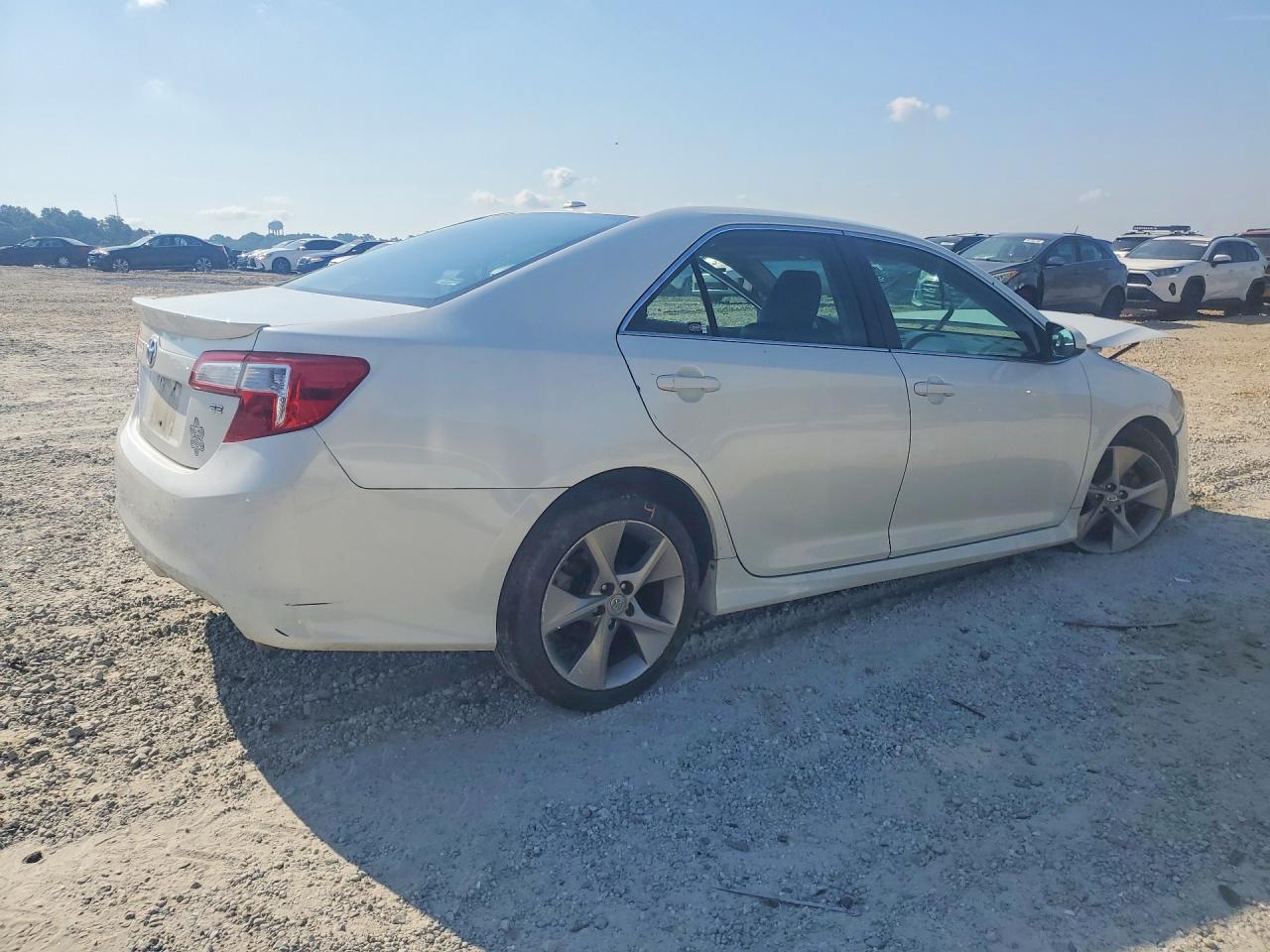 2012 Toyota Camry Se Sport Limited Edition White vin: 4T1BF1FK4CU620610