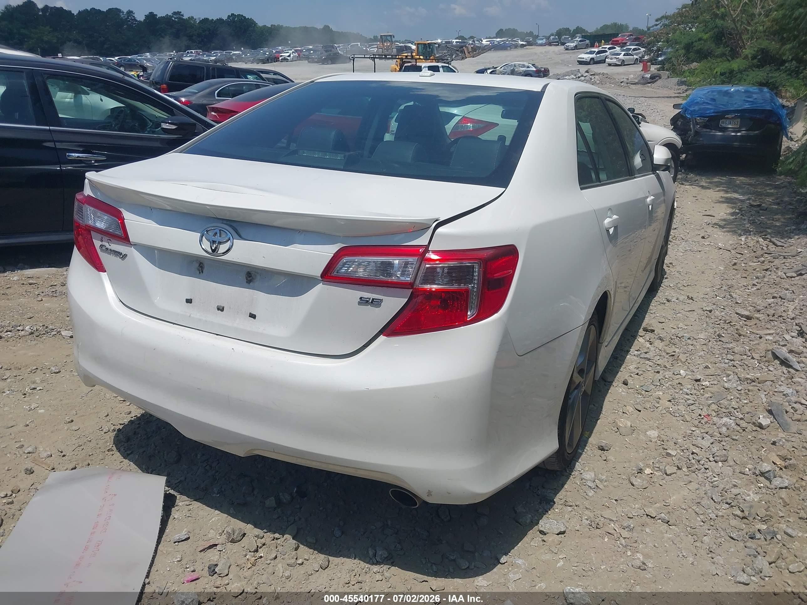 2012 Toyota Camry Se Limited Edition White vin: 4T1BF1FK4CU627427