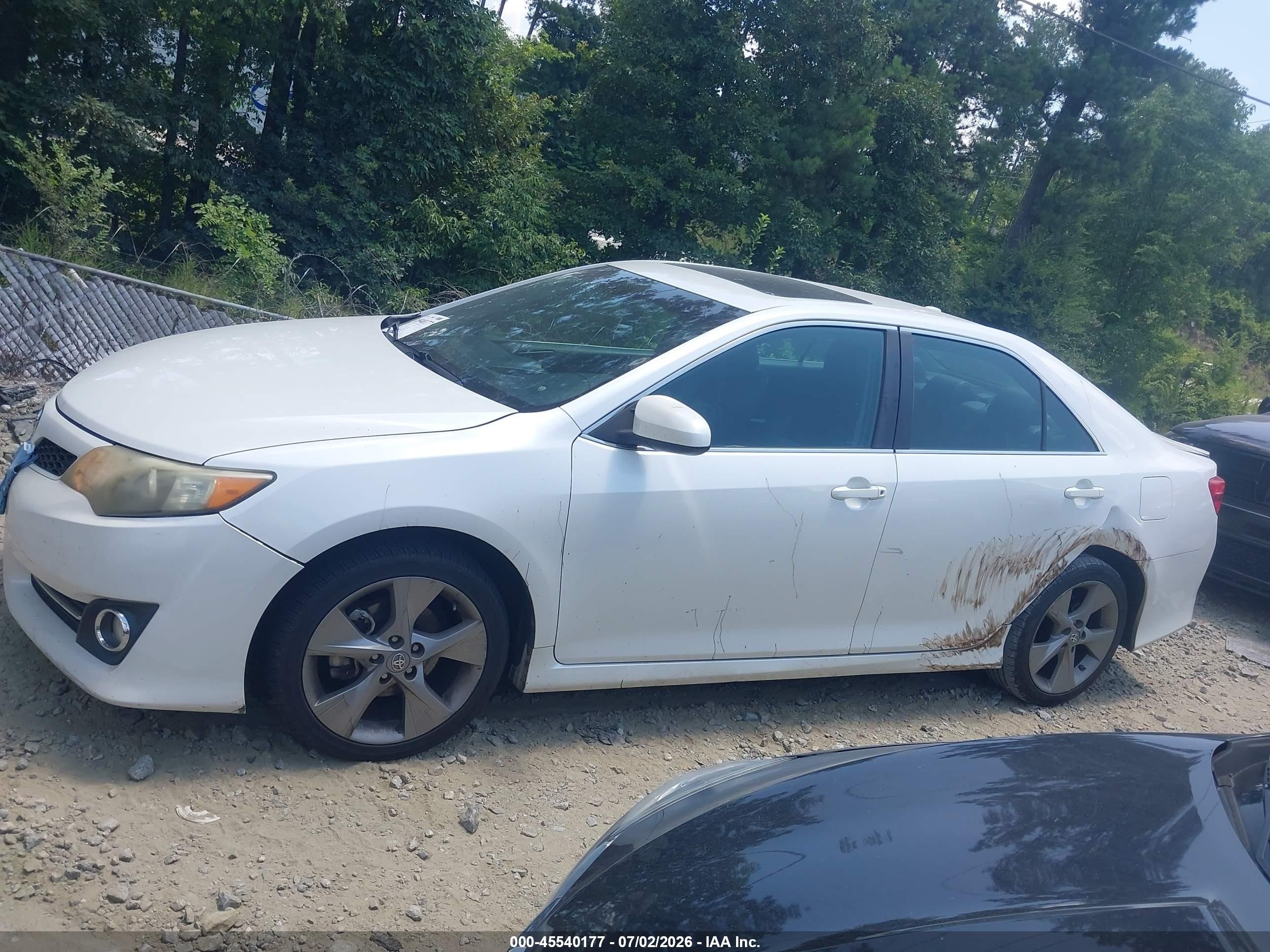 2012 Toyota Camry Se Limited Edition White vin: 4T1BF1FK4CU627427