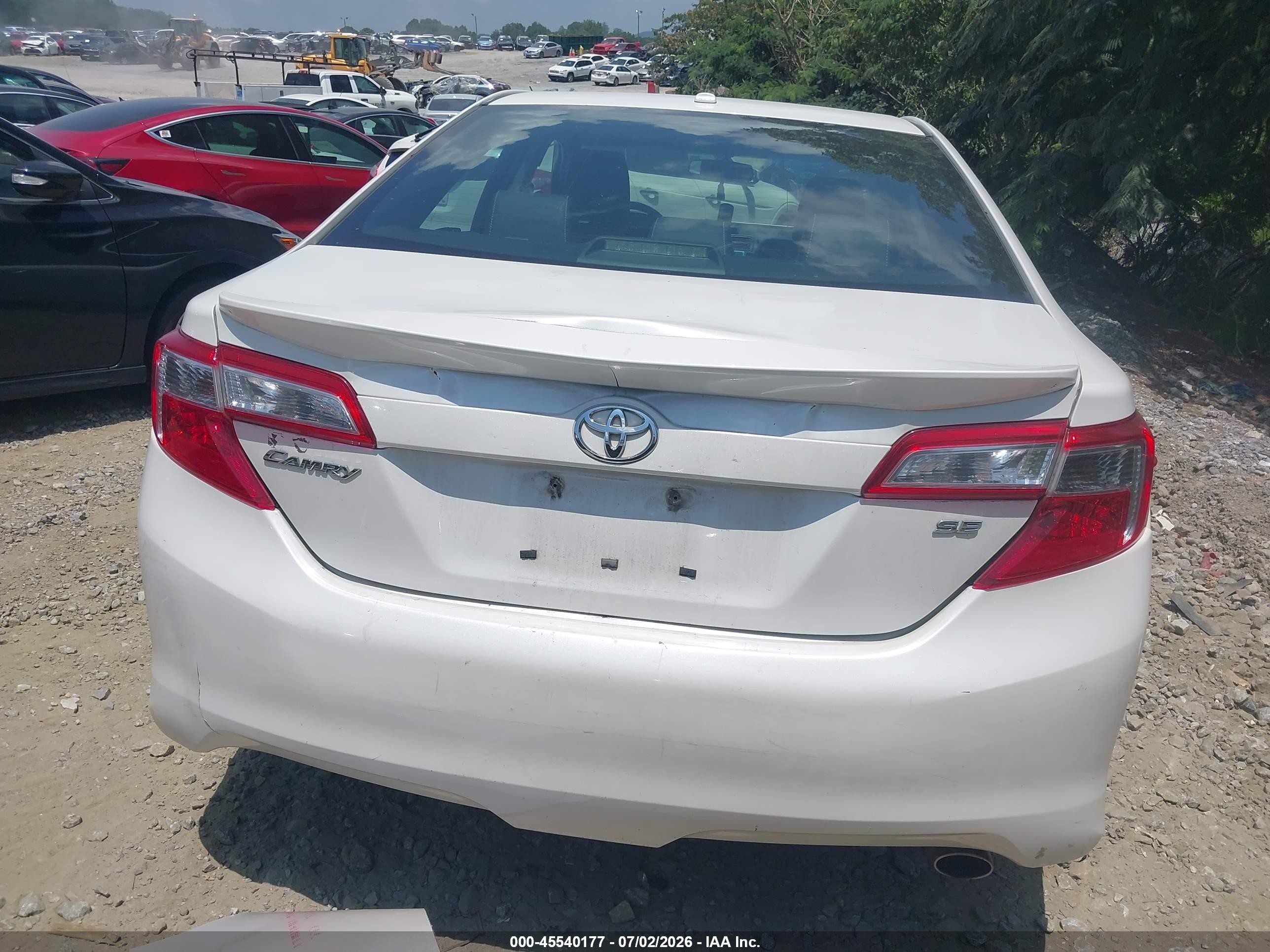 2012 Toyota Camry Se Limited Edition White vin: 4T1BF1FK4CU627427