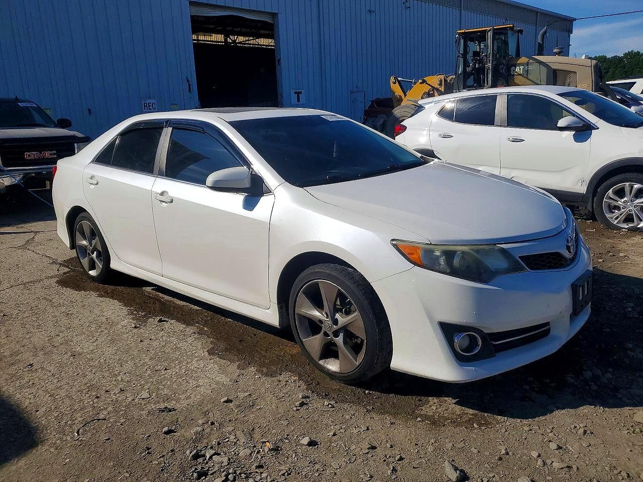 2012 Toyota Camry Se Sport Limited Edition White vin: 4T1BF1FK4CU628352