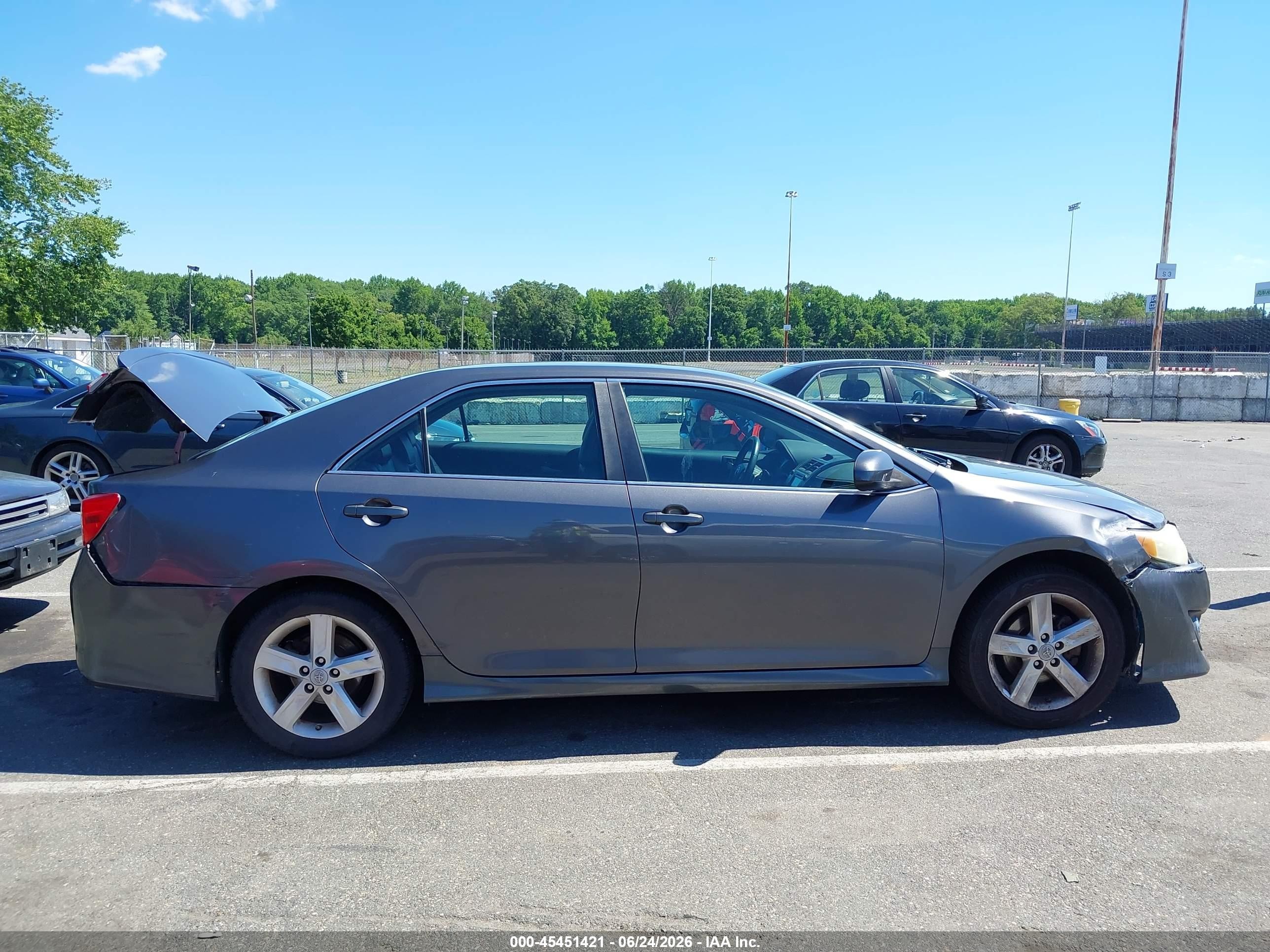 2013 Toyota Camry Se Gray vin: 4T1BF1FK4DU223402
