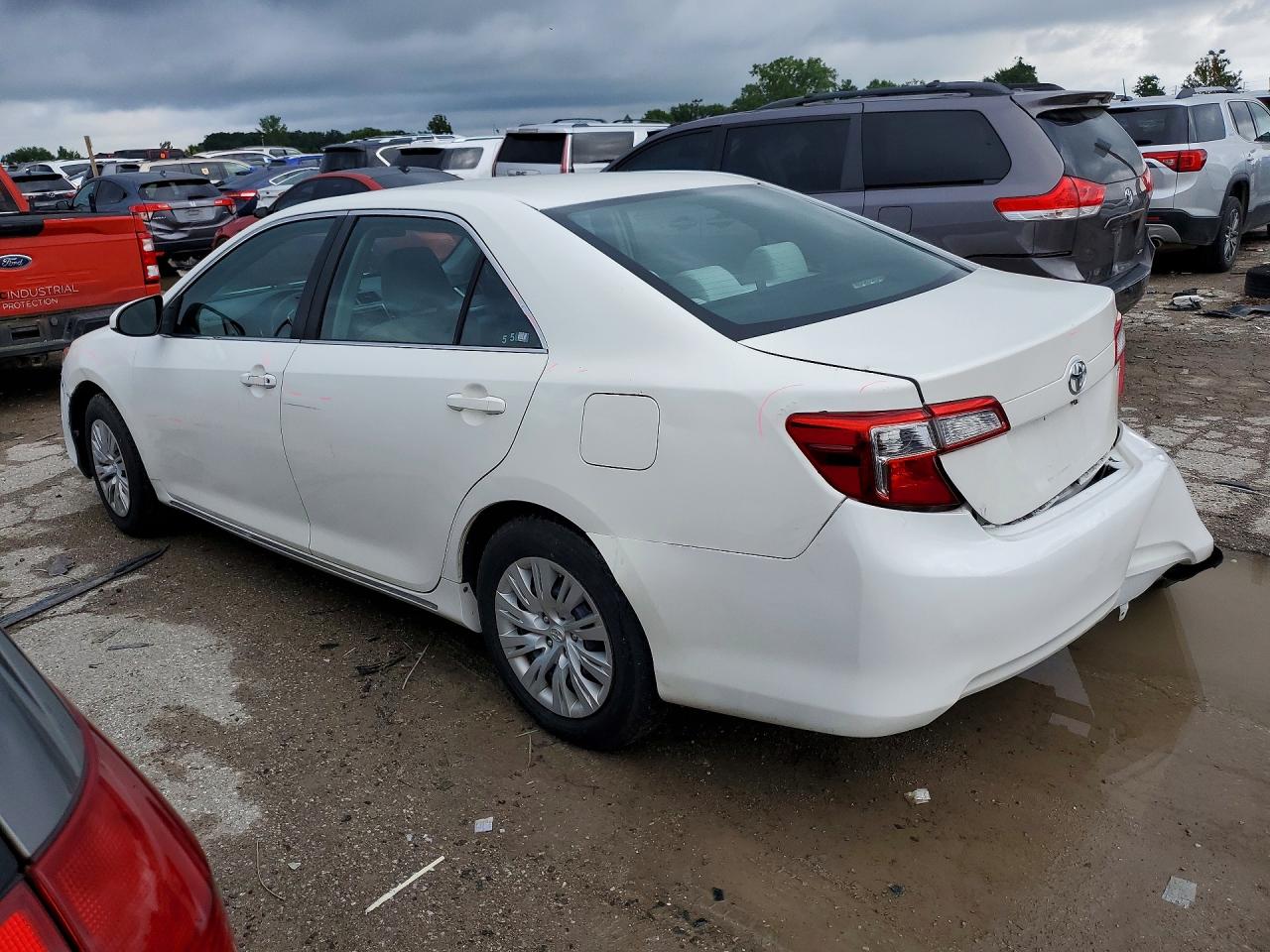 2013 Toyota Camry Le White vin: 4T1BF1FK4DU664804