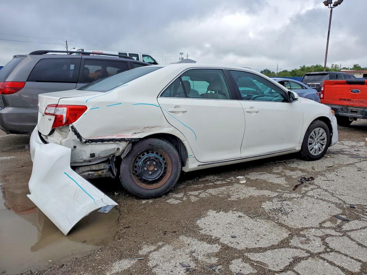 2013 Toyota Camry Le White vin: 4T1BF1FK4DU664804