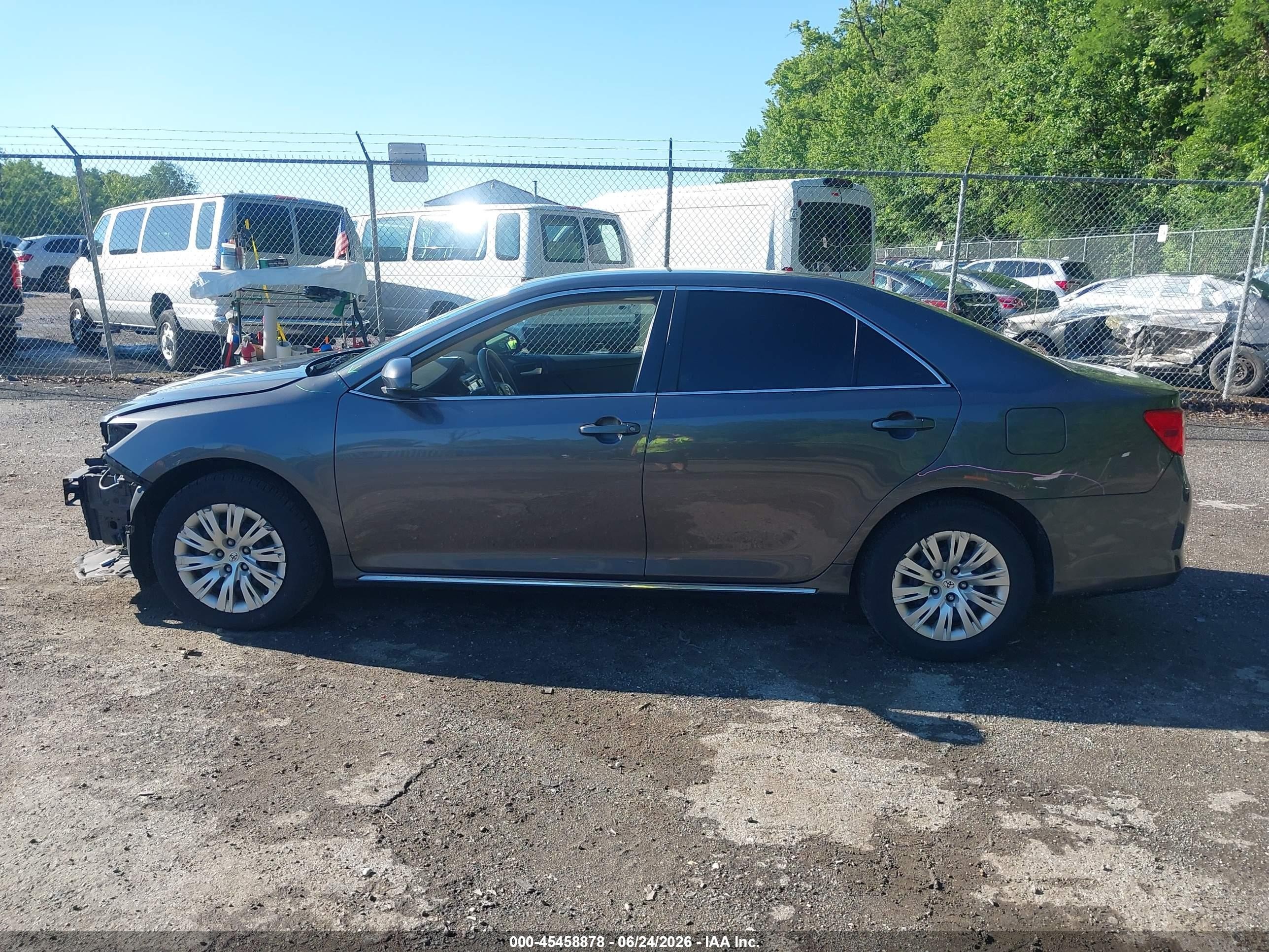 2013 Toyota Camry Le Gray vin: 4T1BF1FK4DU703231