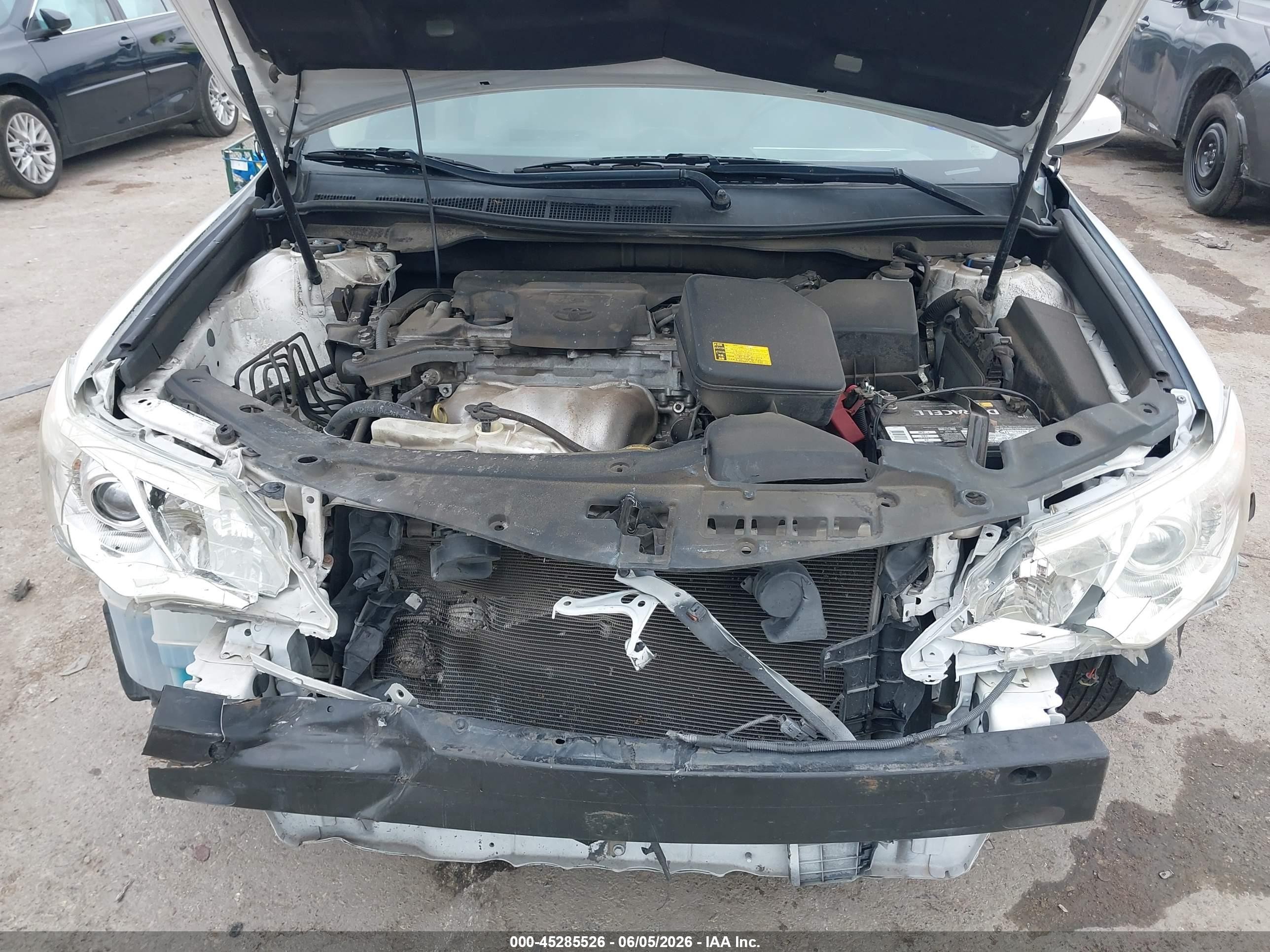 2014 Toyota Camry Le White vin: 4T1BF1FK4EU316695