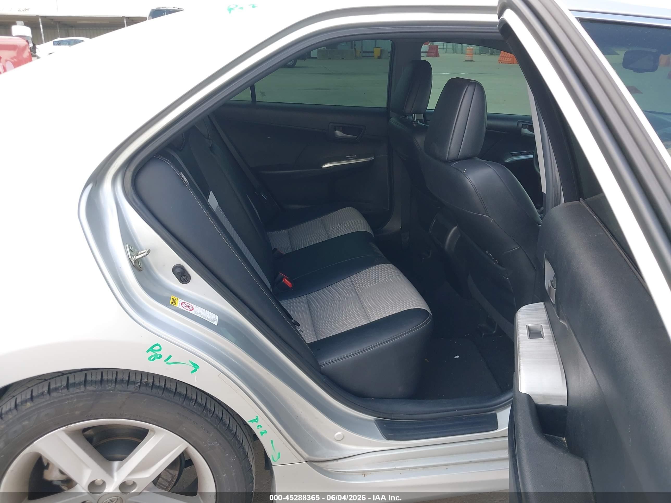 2014 Toyota Camry Se Silver vin: 4T1BF1FK4EU319001