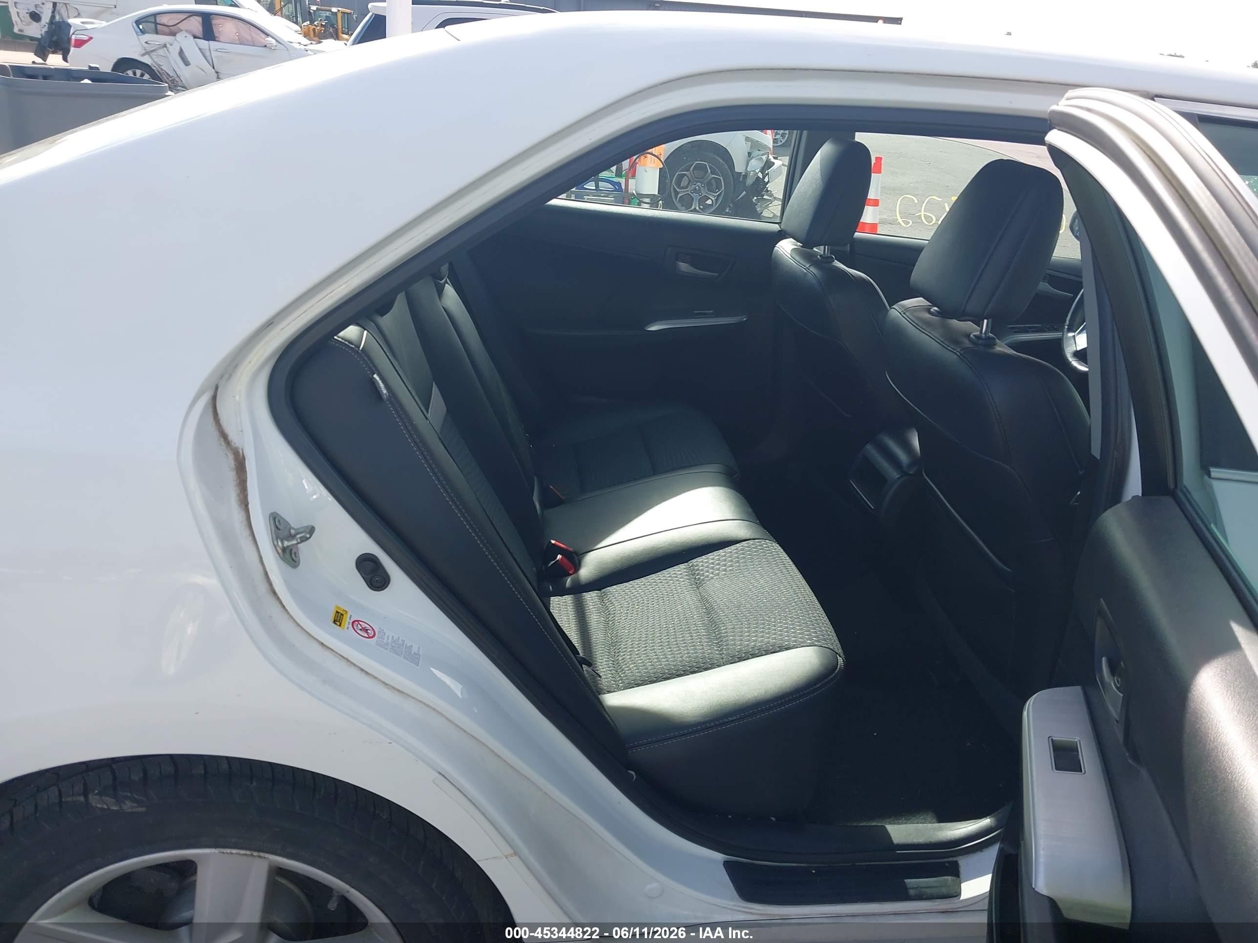 2014 Toyota Camry Se White vin: 4T1BF1FK4EU332640