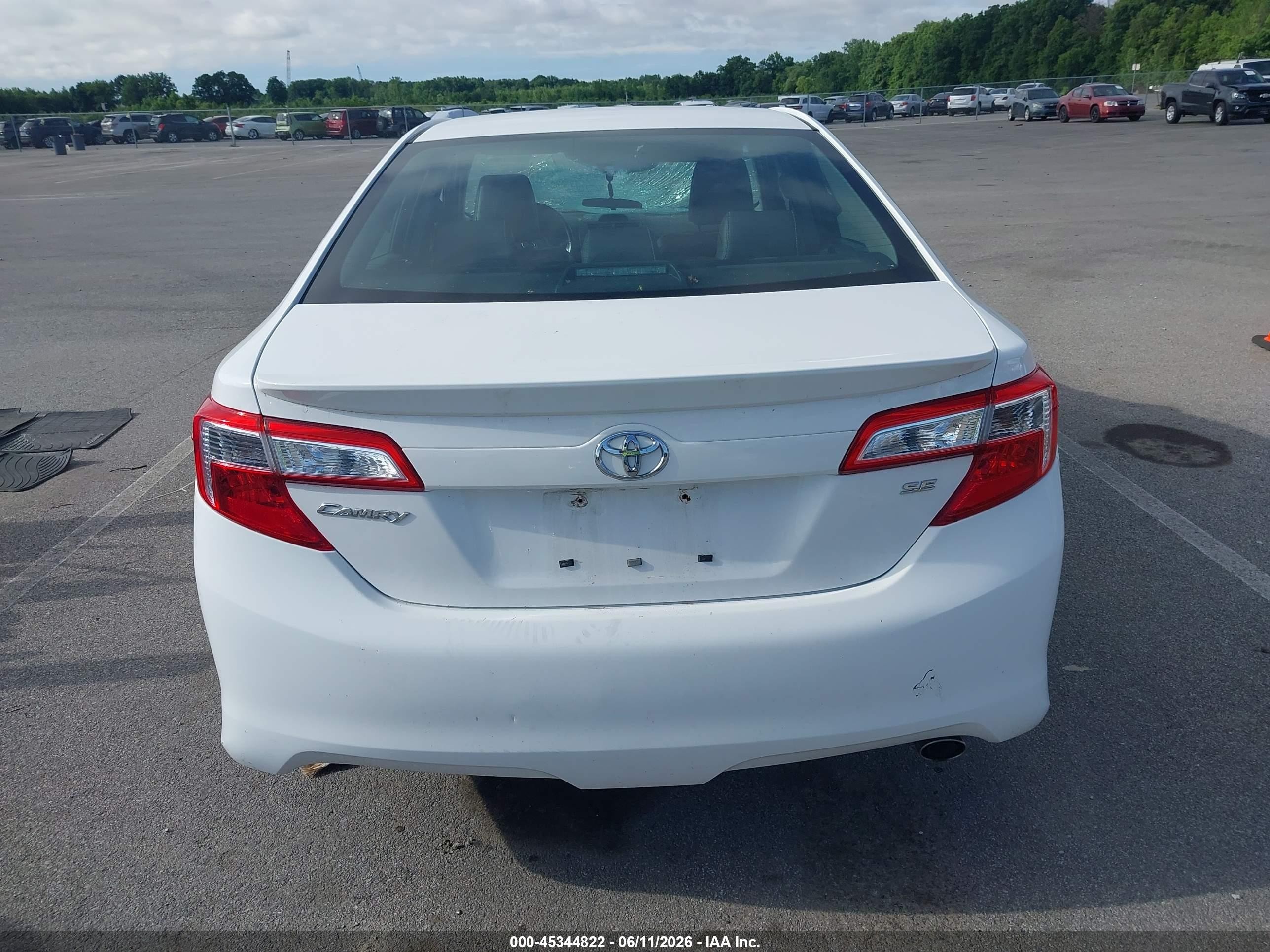 2014 Toyota Camry Se White vin: 4T1BF1FK4EU332640
