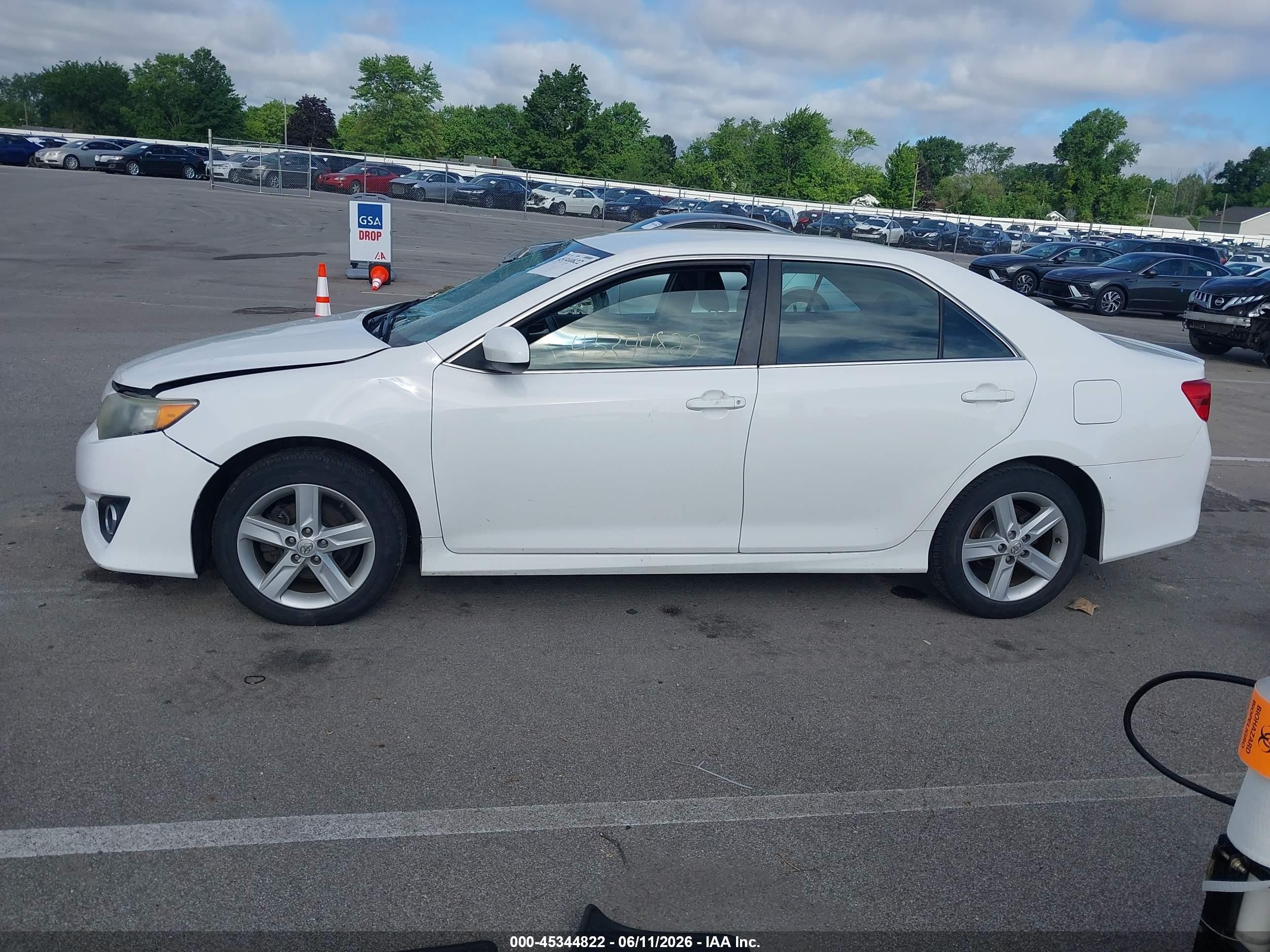 2014 Toyota Camry Se White vin: 4T1BF1FK4EU332640