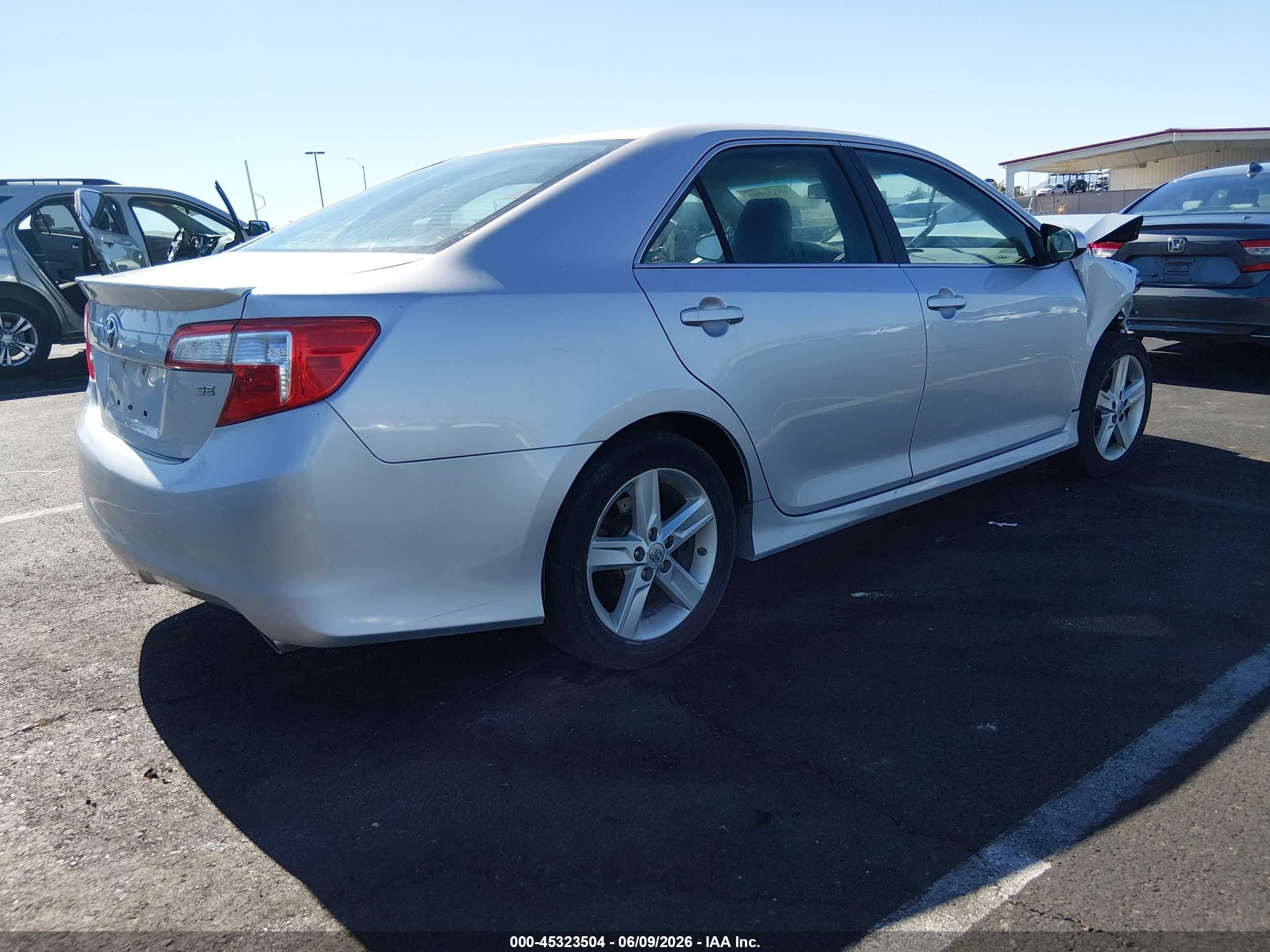 2014 Toyota Camry Se Silver vin: 4T1BF1FK4EU382180