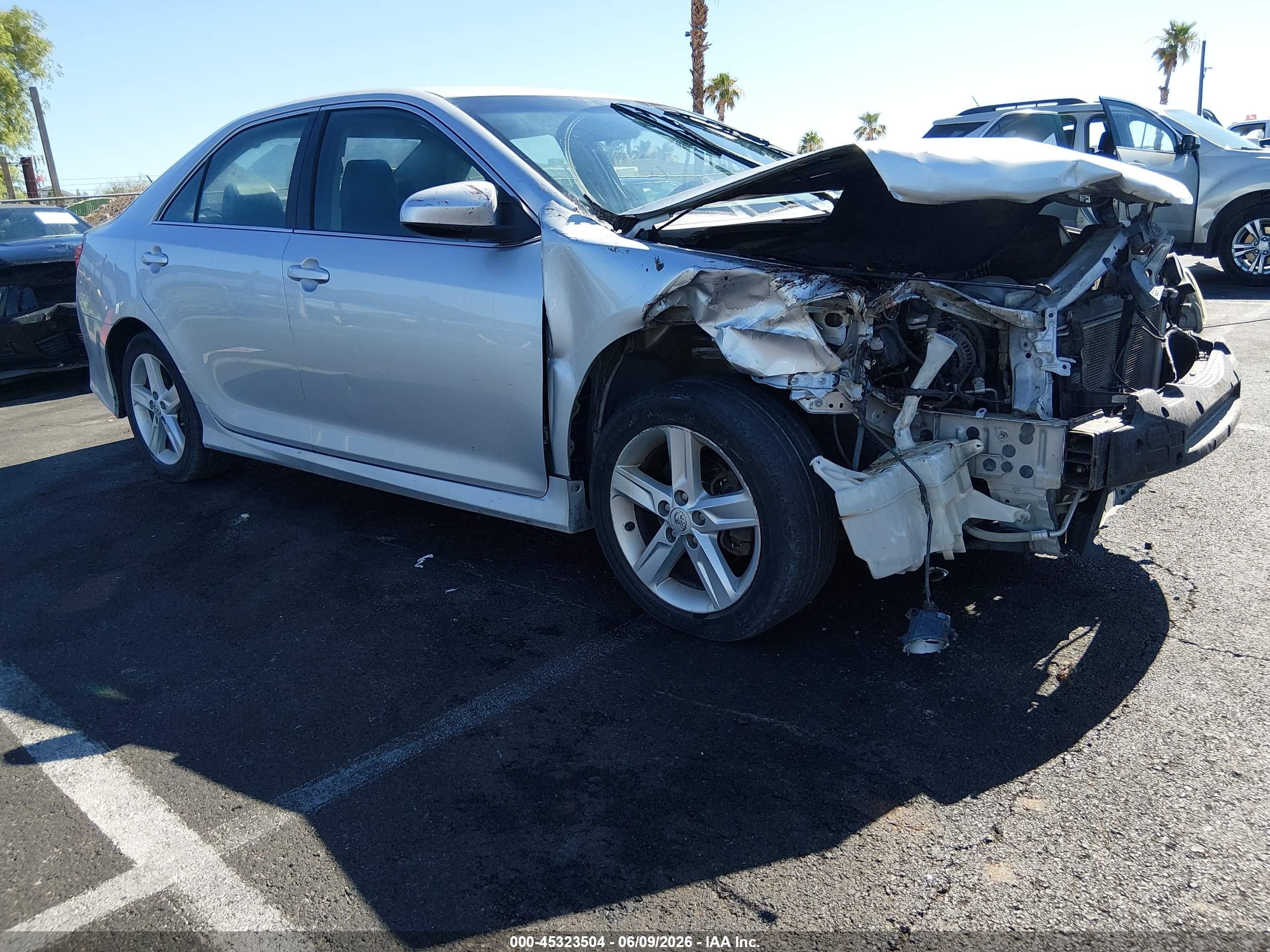 2014 Toyota Camry Se Silver vin: 4T1BF1FK4EU382180