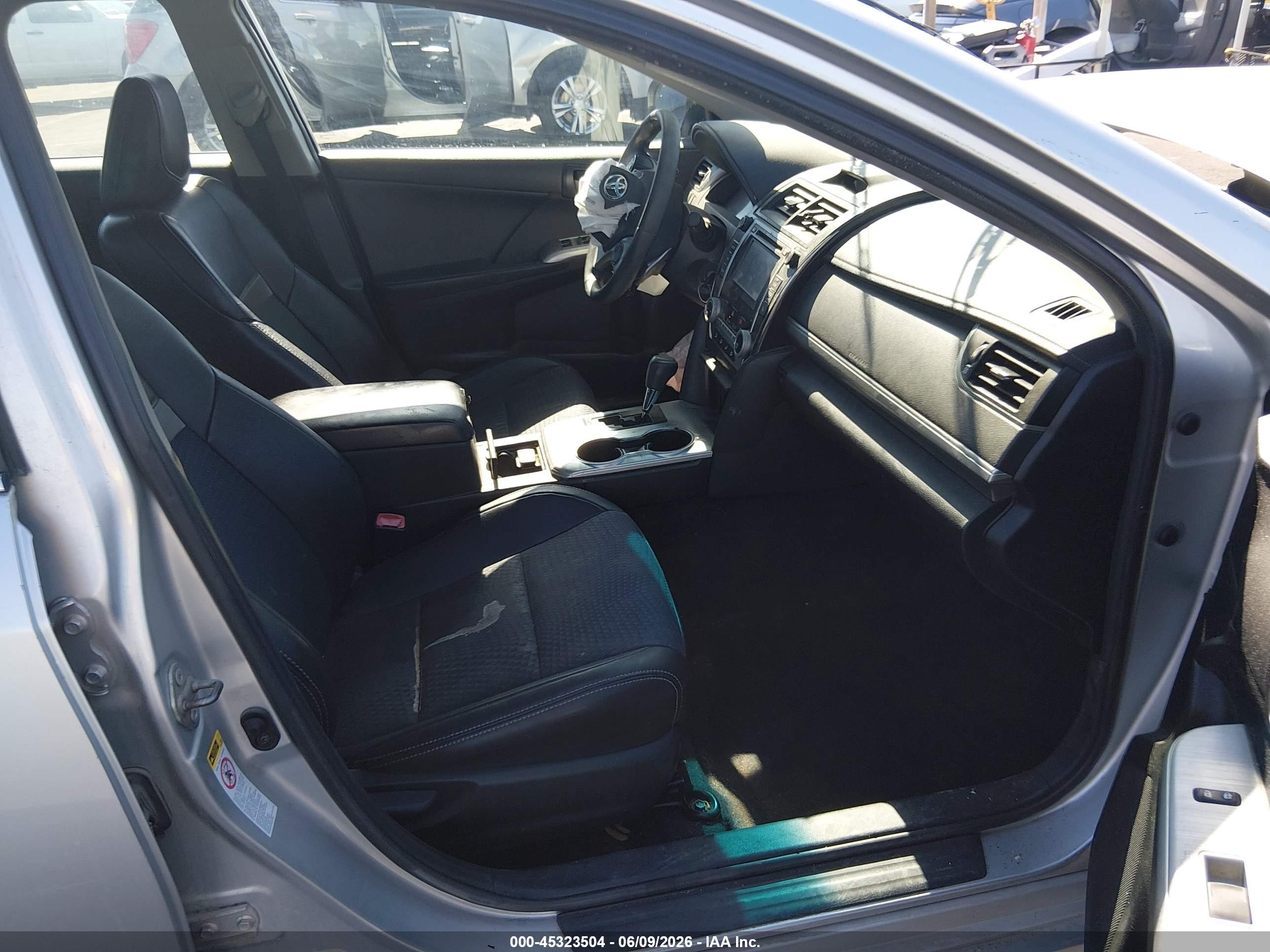 2014 Toyota Camry Se Silver vin: 4T1BF1FK4EU382180