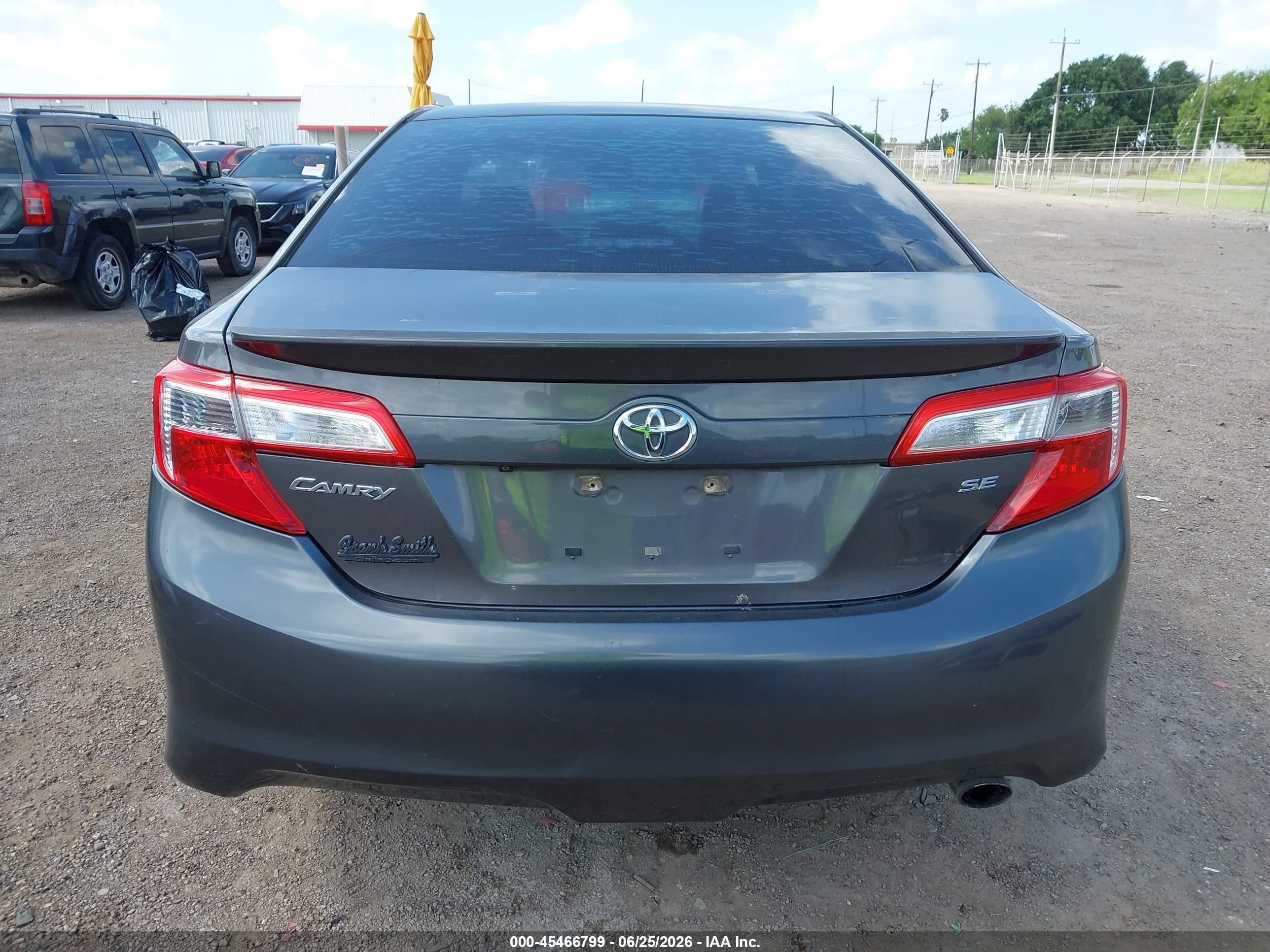 2014 Toyota Camry Se Gray vin: 4T1BF1FK4EU388240
