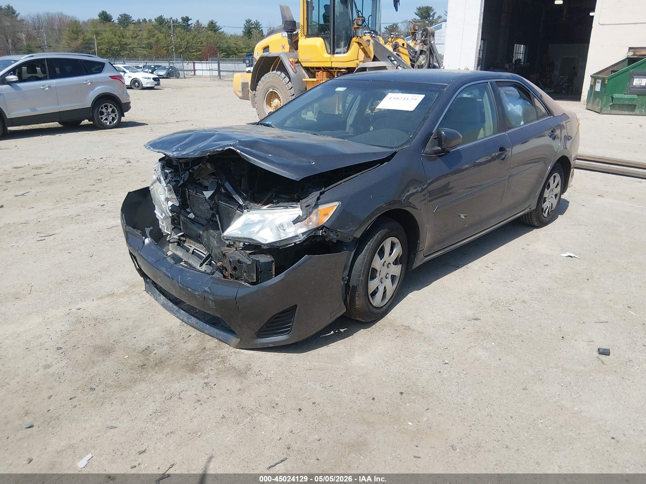 2014 Toyota Camry Le Gray vin: 4T1BF1FK4EU392191