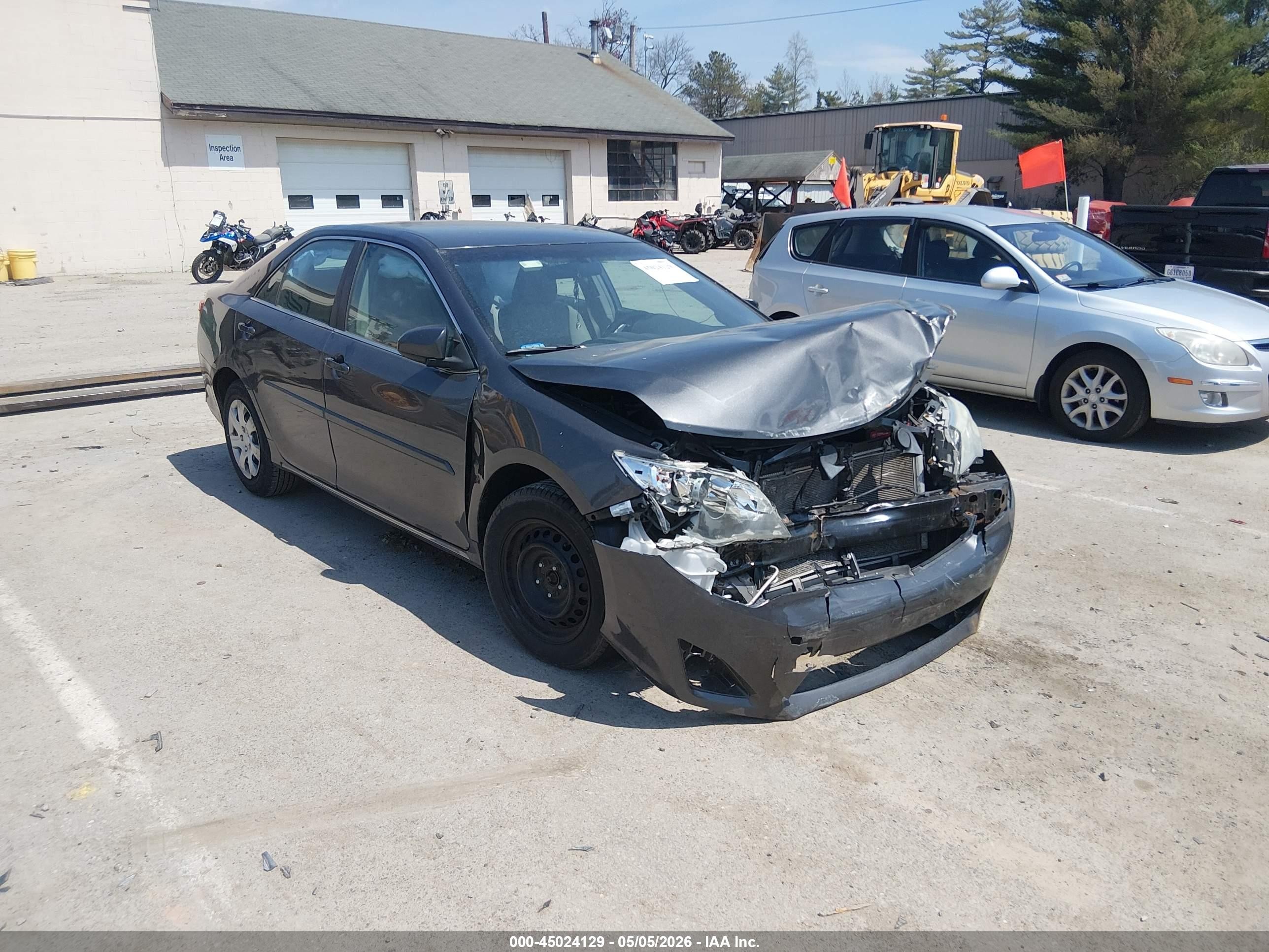 2014 Toyota Camry Le Gray vin: 4T1BF1FK4EU392191