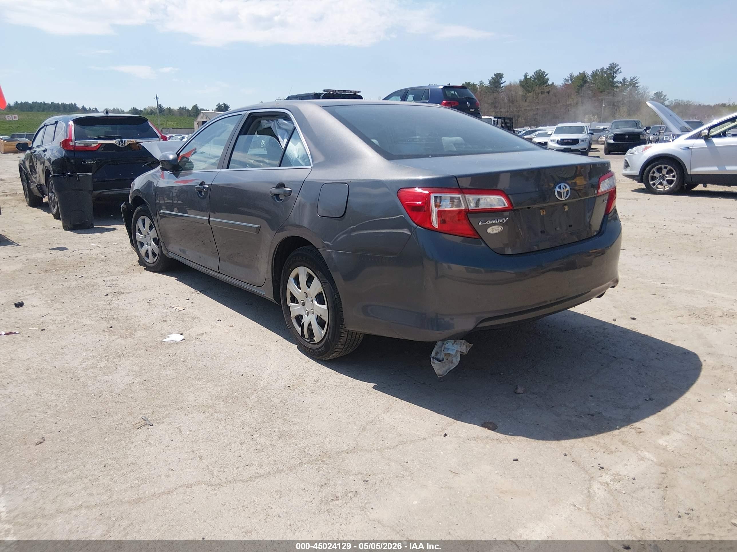 2014 Toyota Camry Le Gray vin: 4T1BF1FK4EU392191
