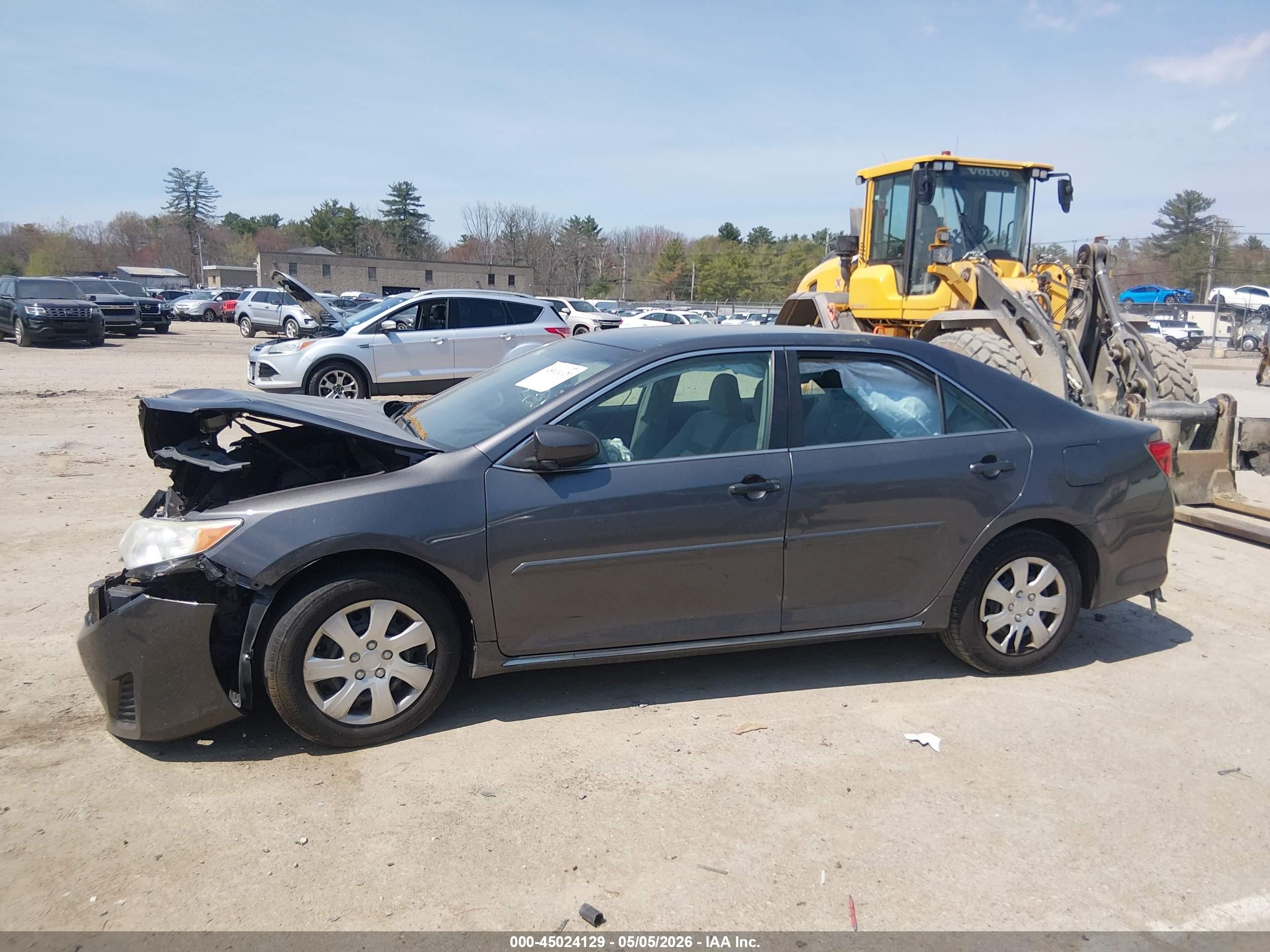2014 Toyota Camry Le Gray vin: 4T1BF1FK4EU392191