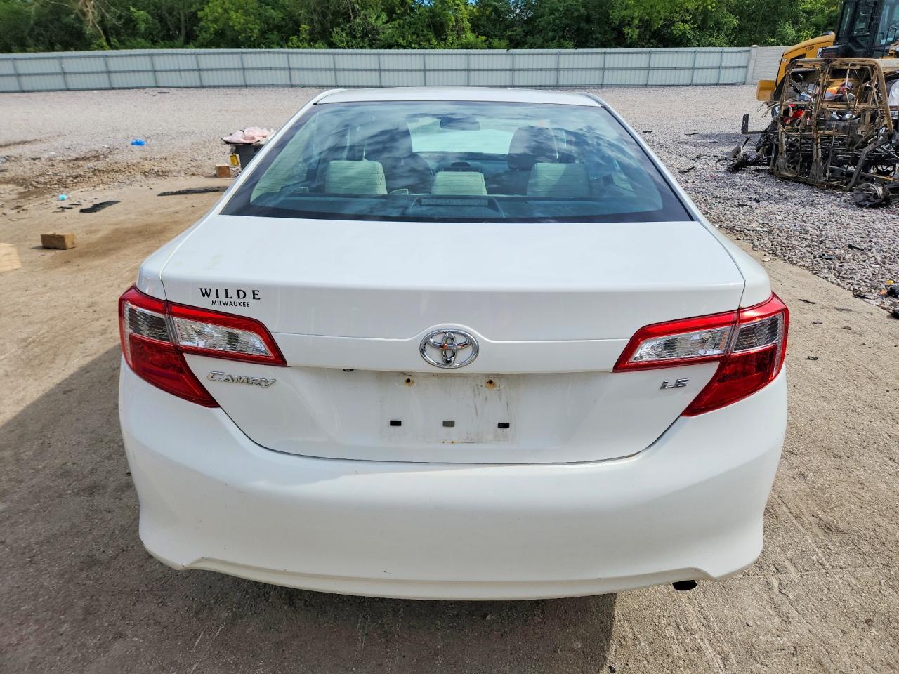 2014 Toyota Camry Le White vin: 4T1BF1FK4EU407661